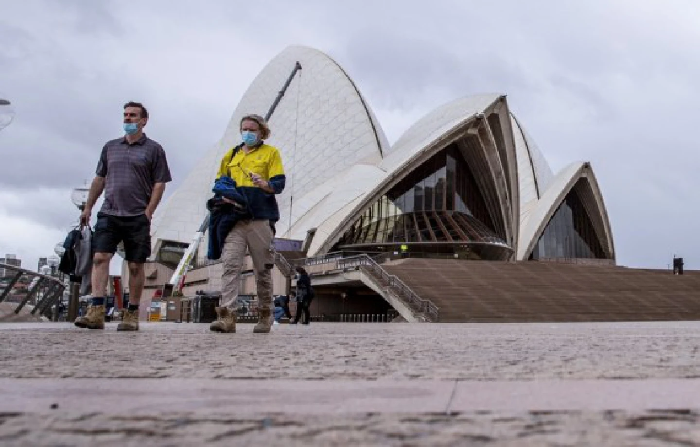 Australians experiencing re-entry anxiety after COVID lockdown Australians experiencing re-entry anxiety after COVID lockdown