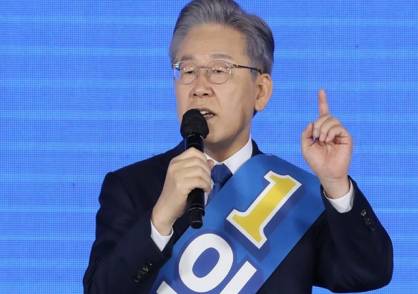 Lee Jae-myung becomes final presidential candidate for ruling party