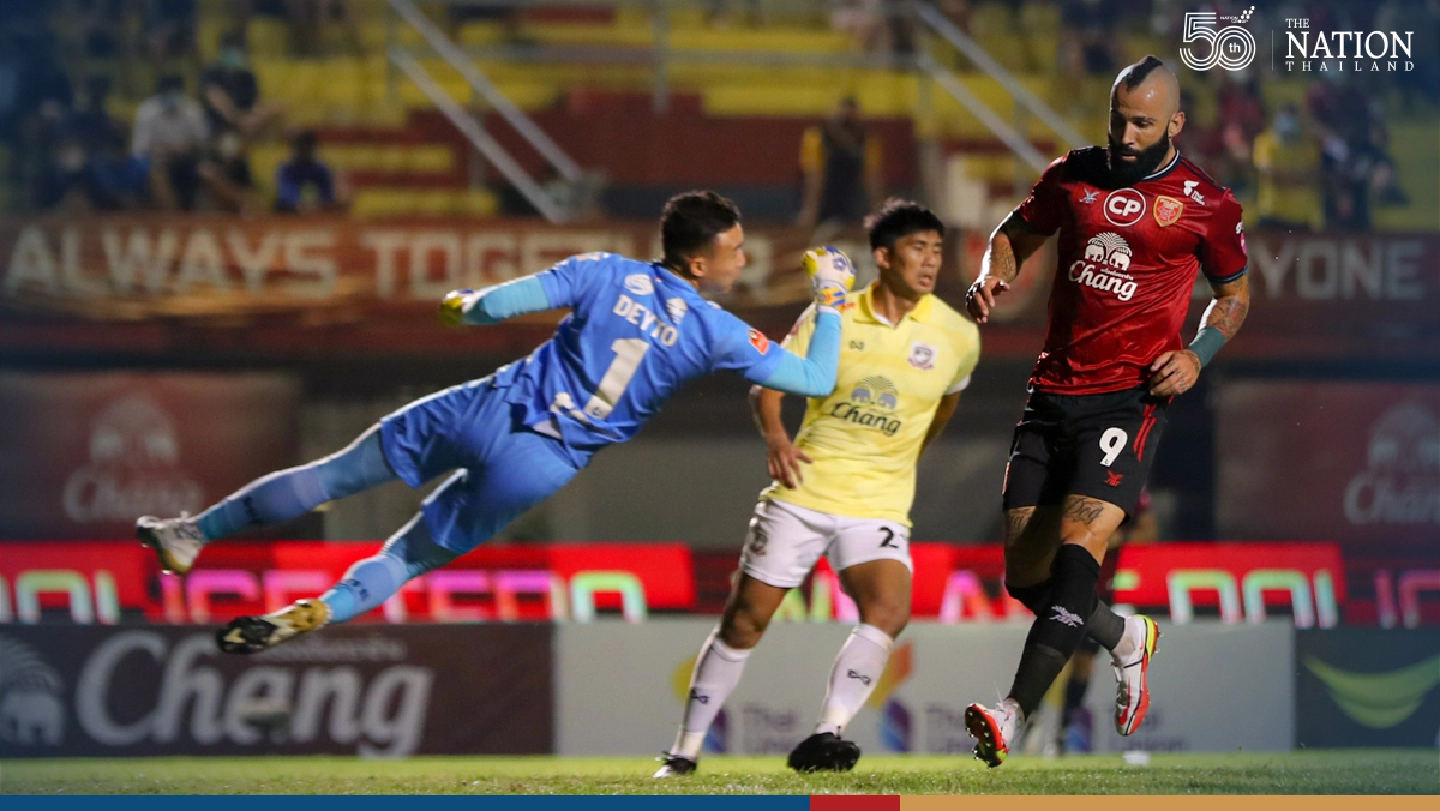 Chonburi thrashes Buriram United 2-0 on Saturday Chonburi thrashes Buriram United 2-0 on Saturday