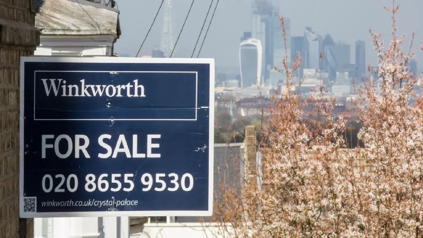 U.K. mortgage lender offers rare 40-year deal at a fixed rate