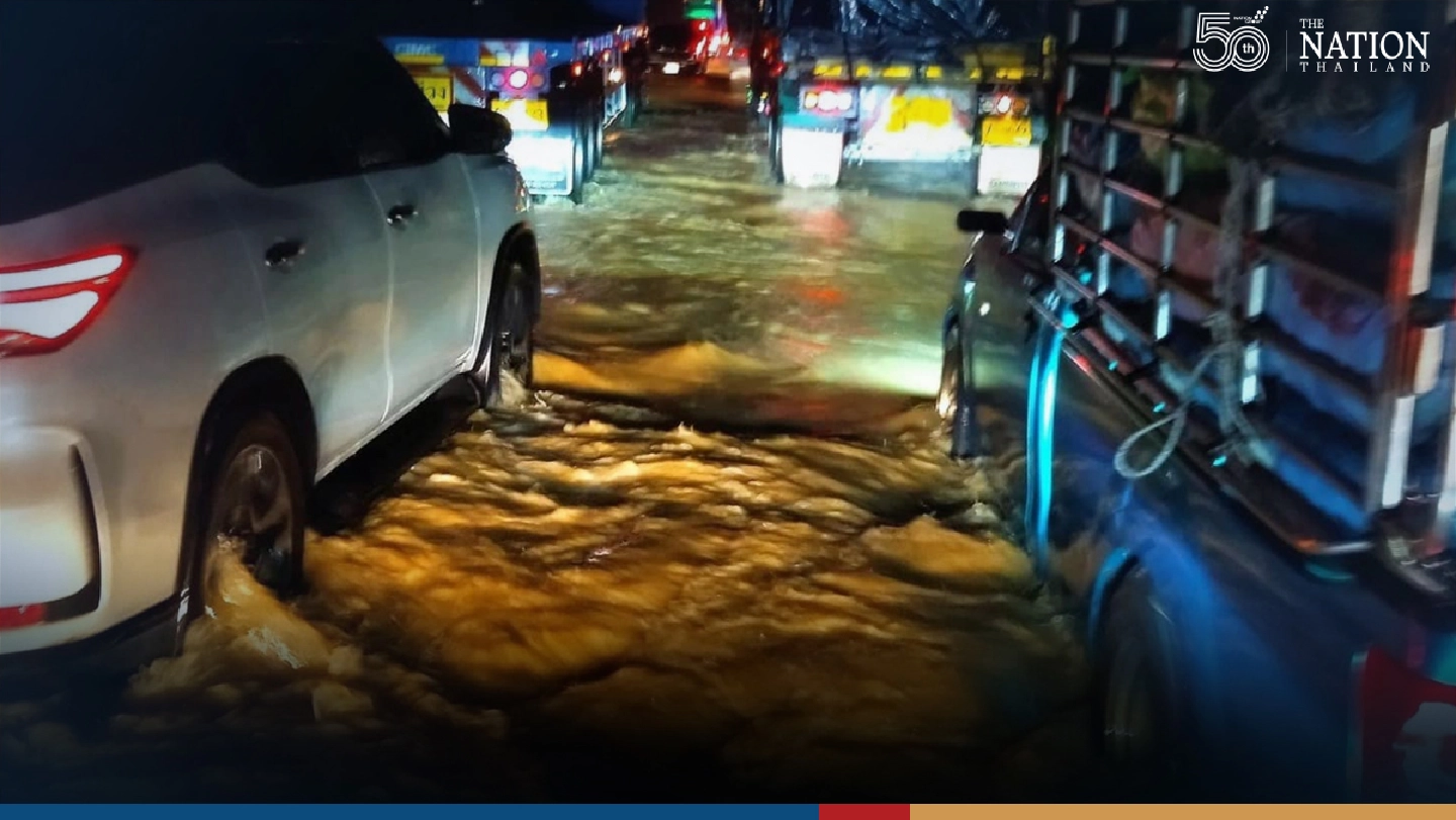 Heavy flooding forces Chumphon to close part of Highway 41