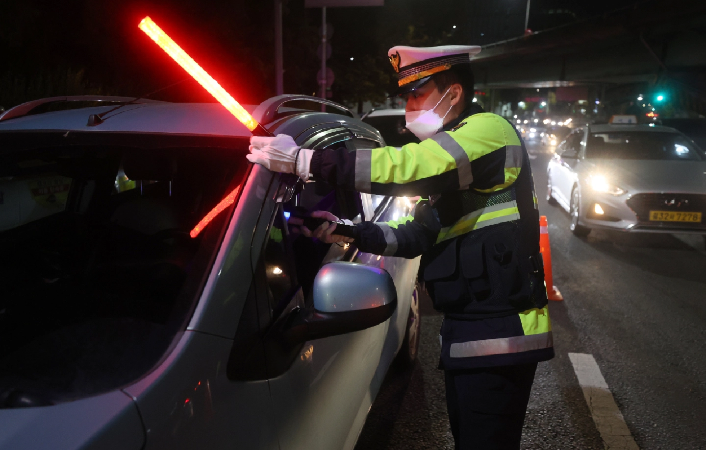 [South Korea] 2,844 people caught drunk driving in 1st week of living with COVID-19: police