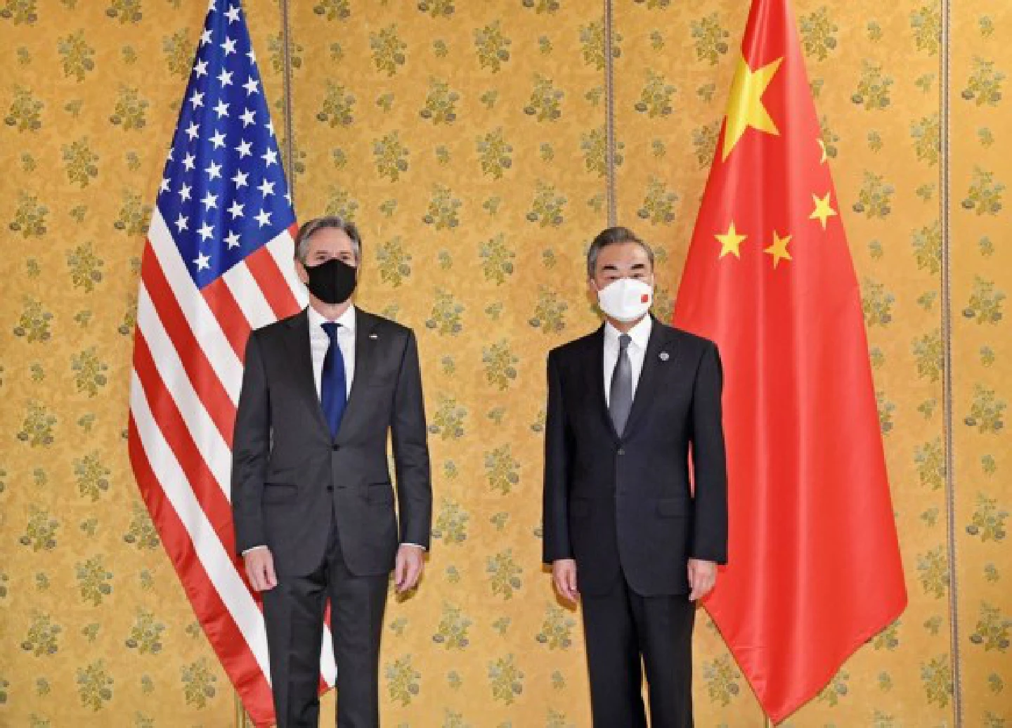 Chinese FM urges U.S. to change its wrong China policy Chinese FM urges U.S. to change its wrong China policy