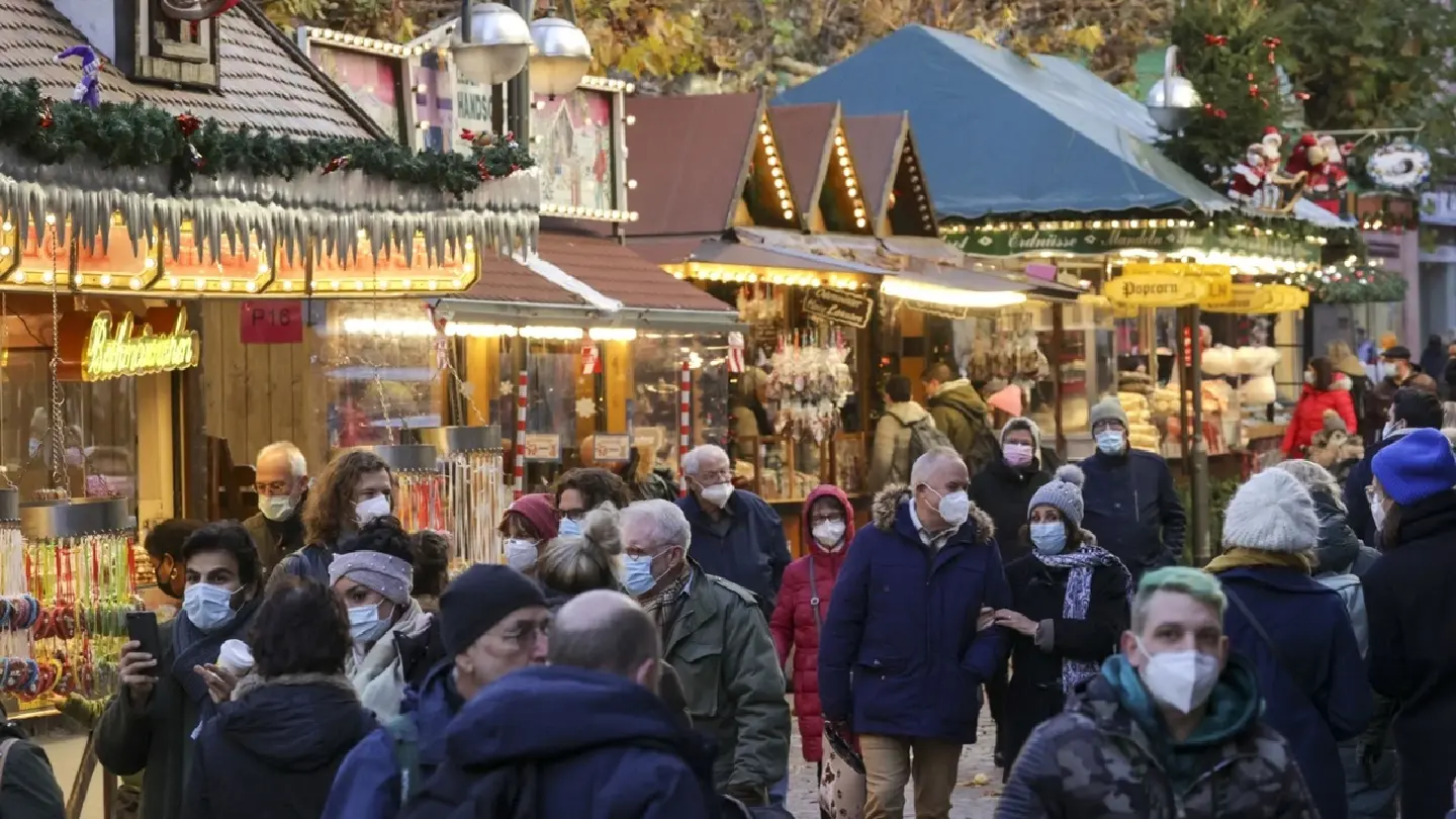 German business confidence slumps as virus threatens rebound