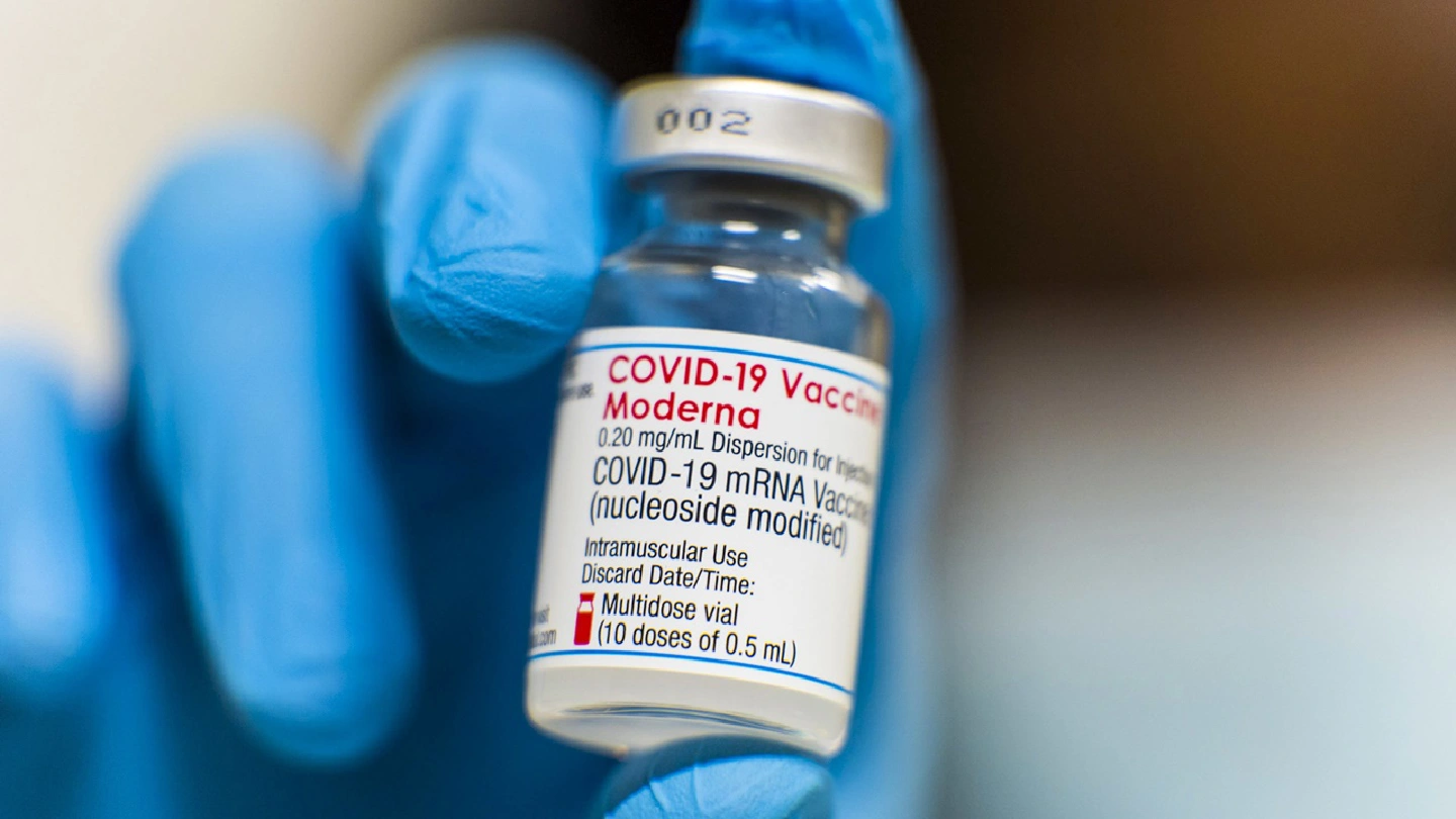 Moderna dives as 2021 vaccine forecast cut, revenue misses