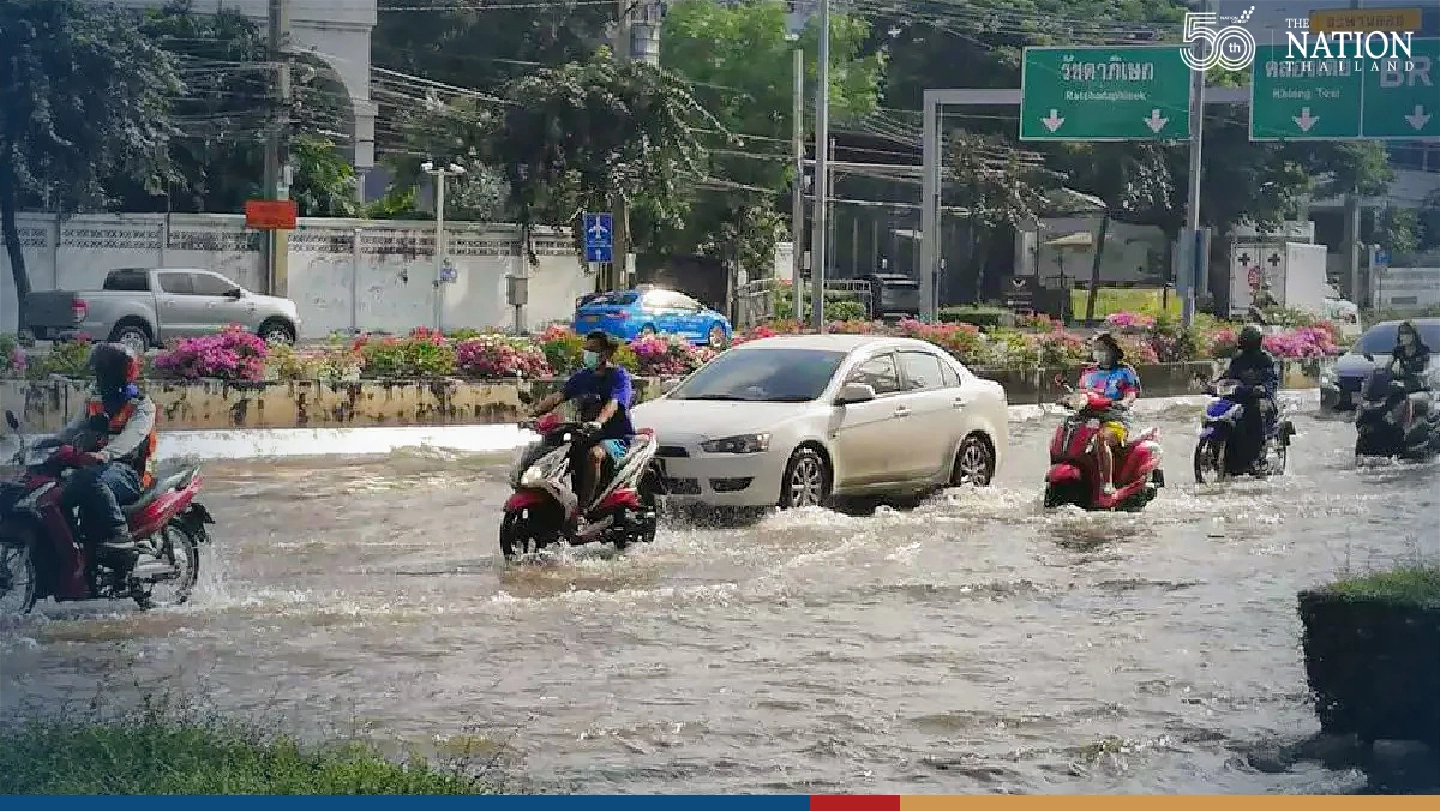 Bangkok, Samut Prakan hit by high-tide floods Bangkok, Samut Prakan hit by high-tide floods