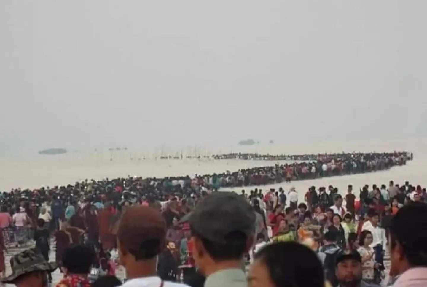 At least 15 pilgrims die in crush and waves at Kyaikne Yele Pagoda festival in Mon State At least 15 pilgrims die in crush and waves at Kyaikne Yele Pagoda festival in Mon State