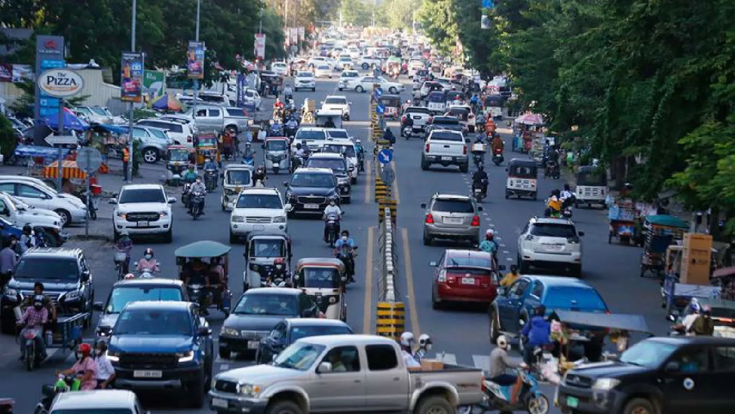 PM declares Cambodia fully reopen from Nov 1
