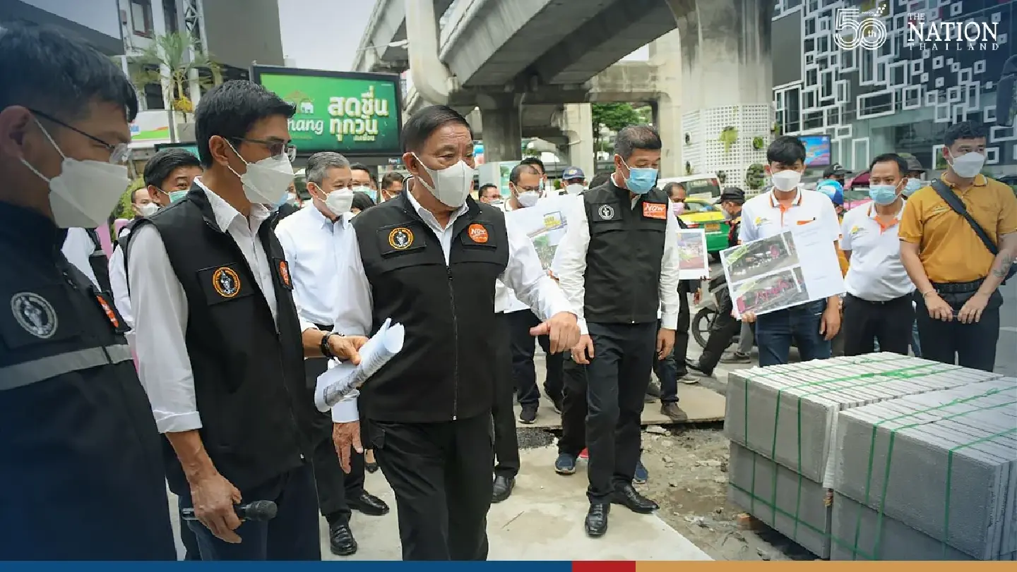 Bangkok governor checks out Siam Square road-improvement project Bangkok governor checks out Siam Square road-improvement project