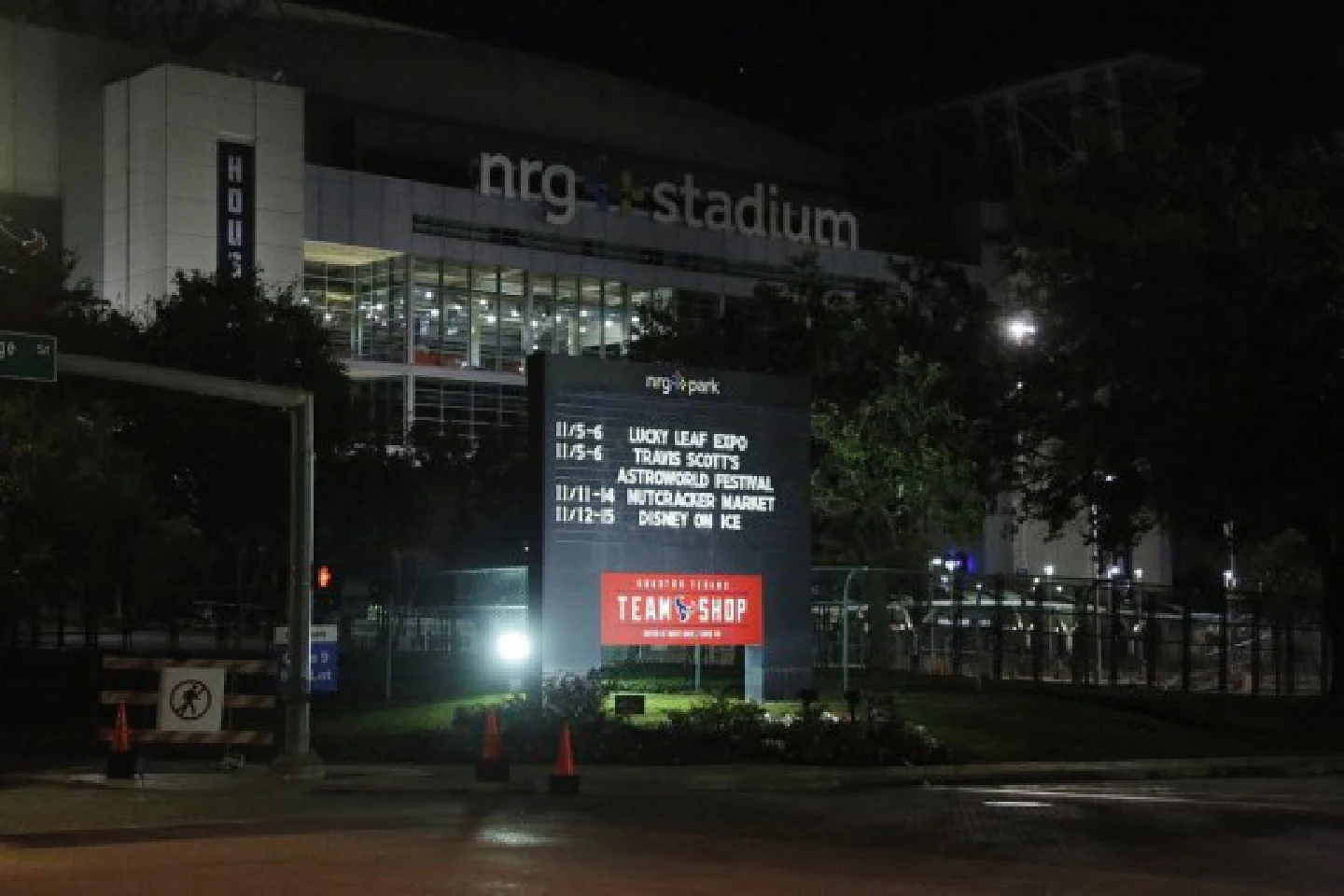 Death toll of U.S. Houston concert stampede rises to 9 Death toll of U.S. Houston concert stampede rises to 9