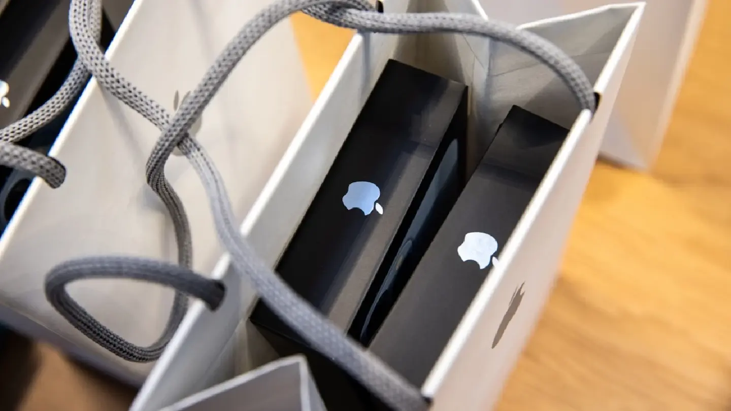 Apple nears $3 trillion in market value Apple nears $3 trillion in market value