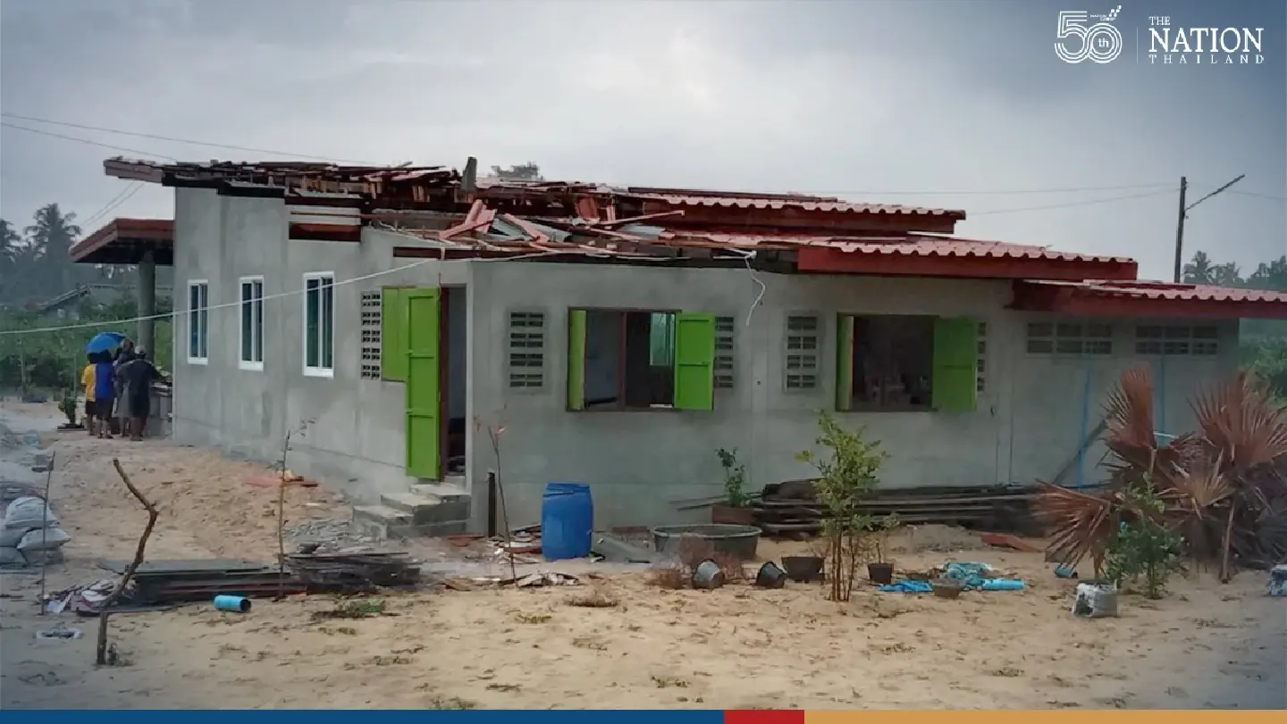 Freak storm pounds Songkhla village for 5 minutes causing damages worth THB3 million Freak storm pounds Songkhla village for 5 minutes causing damages worth THB3 million