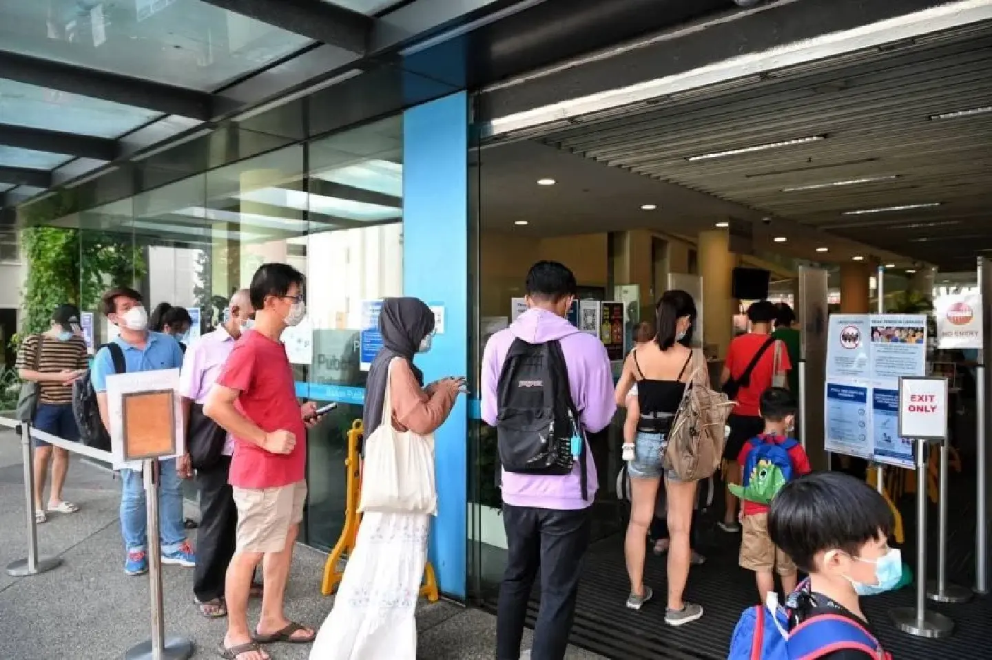 Covid-19 vaccination status checks begin at Singapore libraries Covid-19 vaccination status checks begin at Singapore libraries