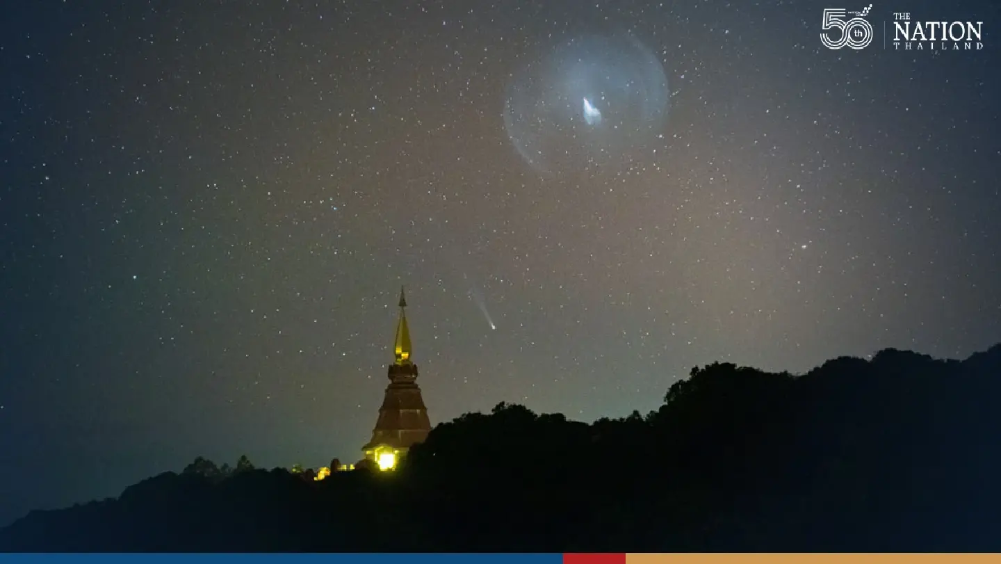 Extraordinary photo taken over Doi Inthanon shows passing comet and Nasa telescope launch plume Extraordinary photo taken over Doi Inthanon shows passing comet and Nasa telescope launch plume