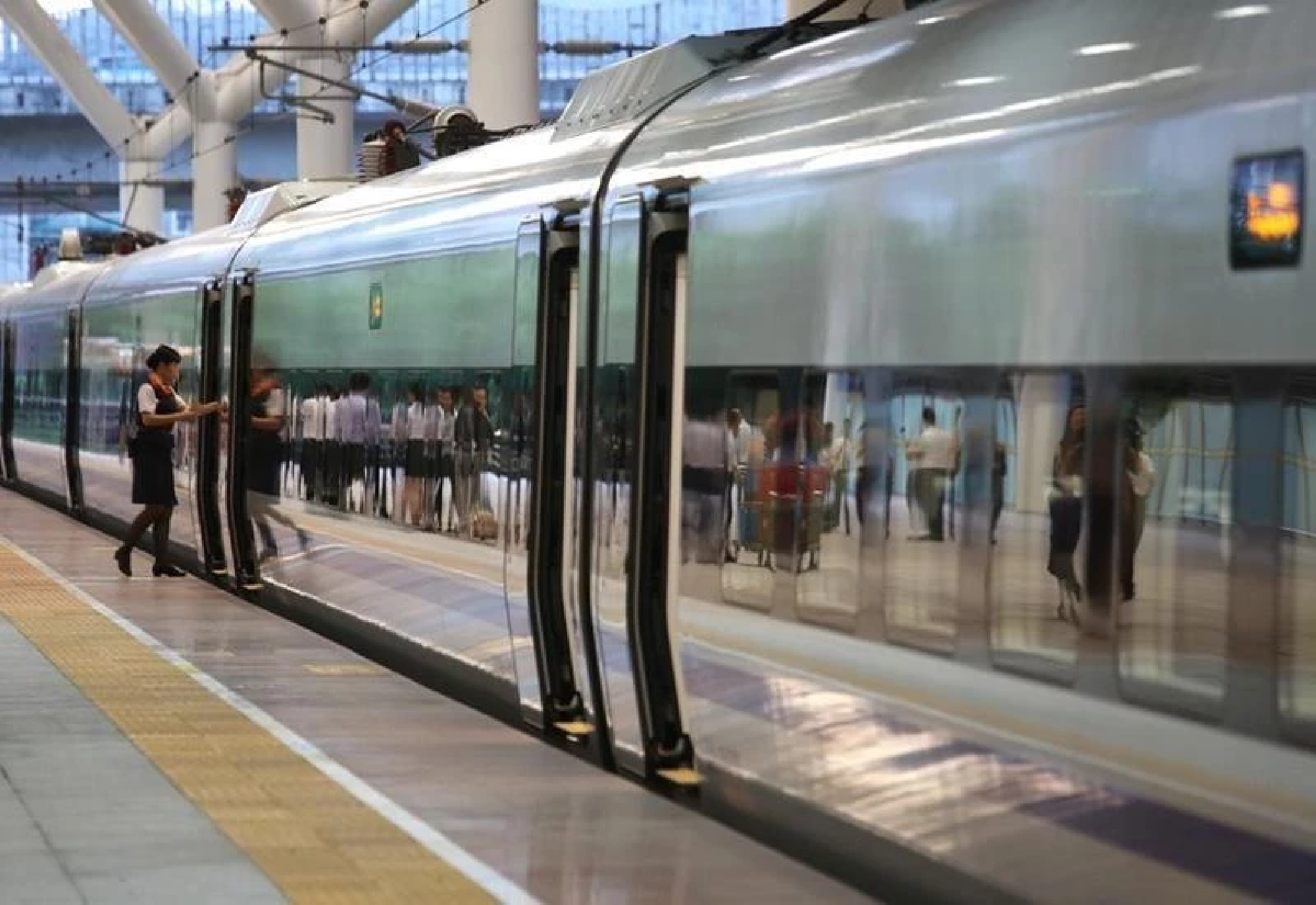 Five railways to link HK and Shenzhen