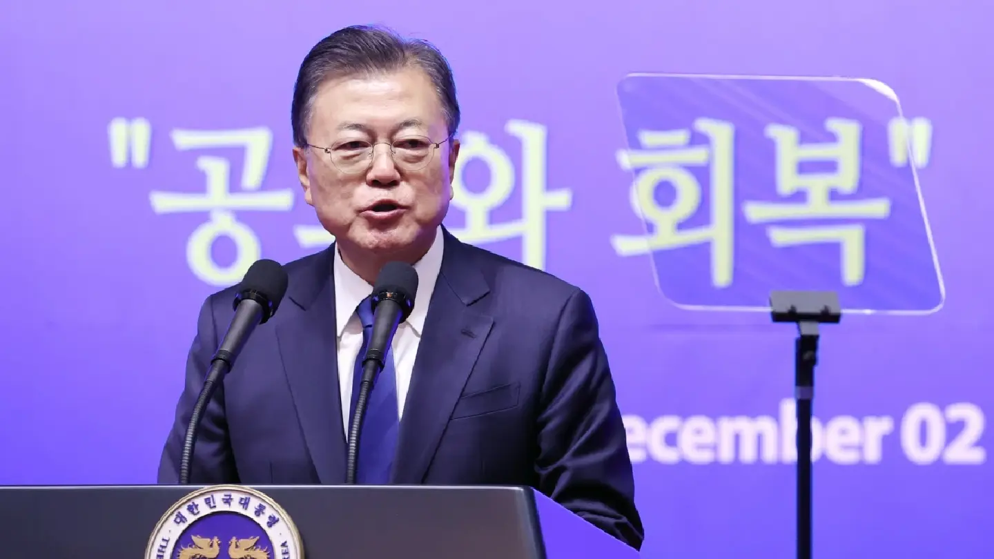 Korea’s push for bringing normal life back marred by omicron, soaring cases