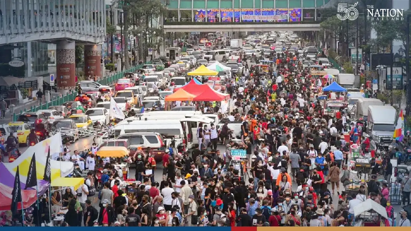Pro-democracy rally in heart of Bangkok wraps up peacefully