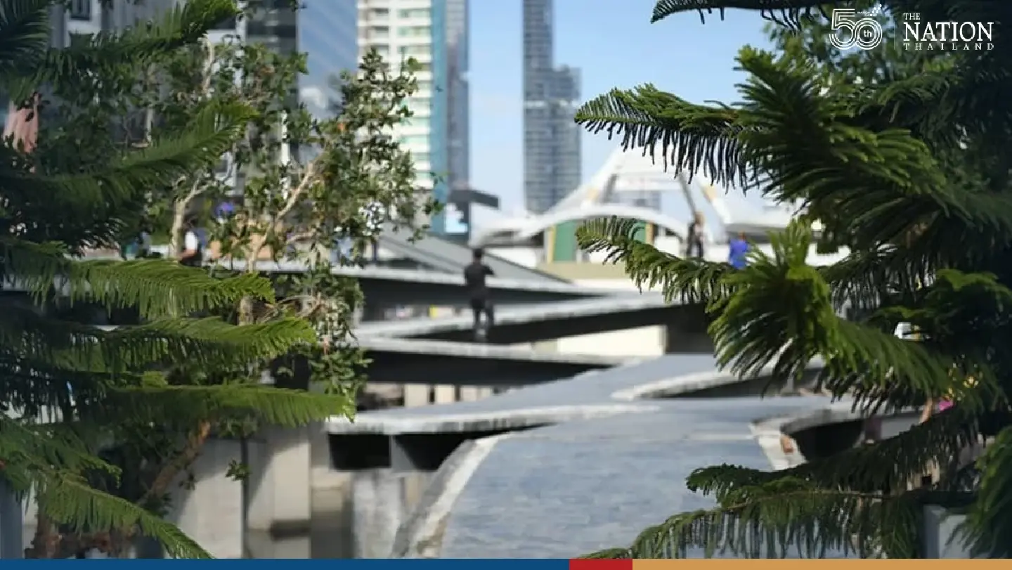 Khlong Chong Nonsi square will be ready by Christmas, promises Bangkok governor Khlong Chong Nonsi square will be ready by Christmas, promises Bangkok governor