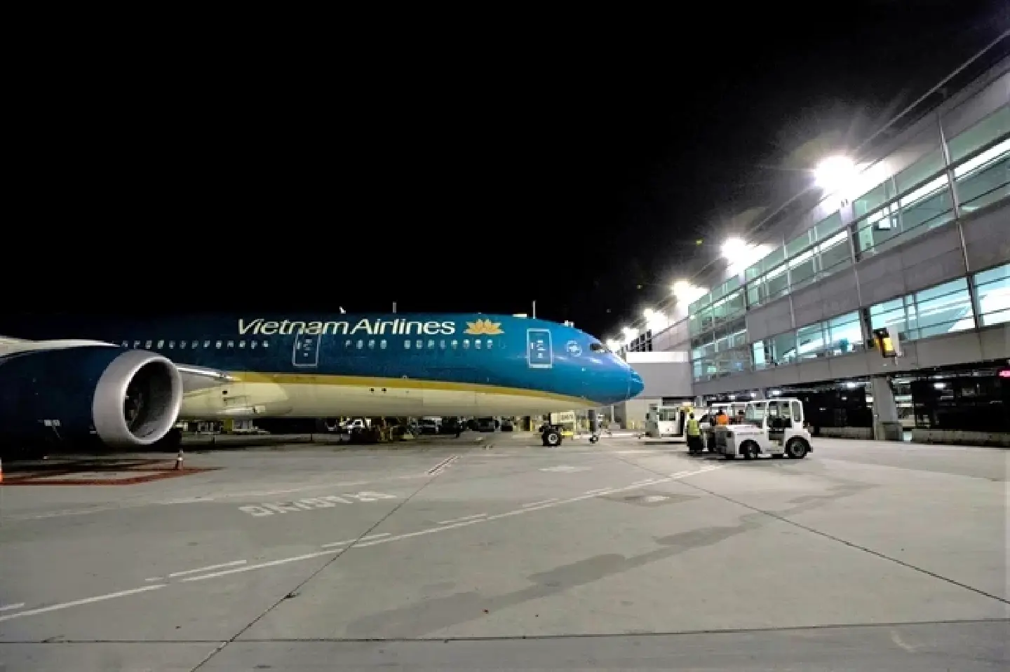 [Vietnam] Transport ministry seeks resumption of regular int’l flights from Dec 15, end to quarantine for vaccinated passengers