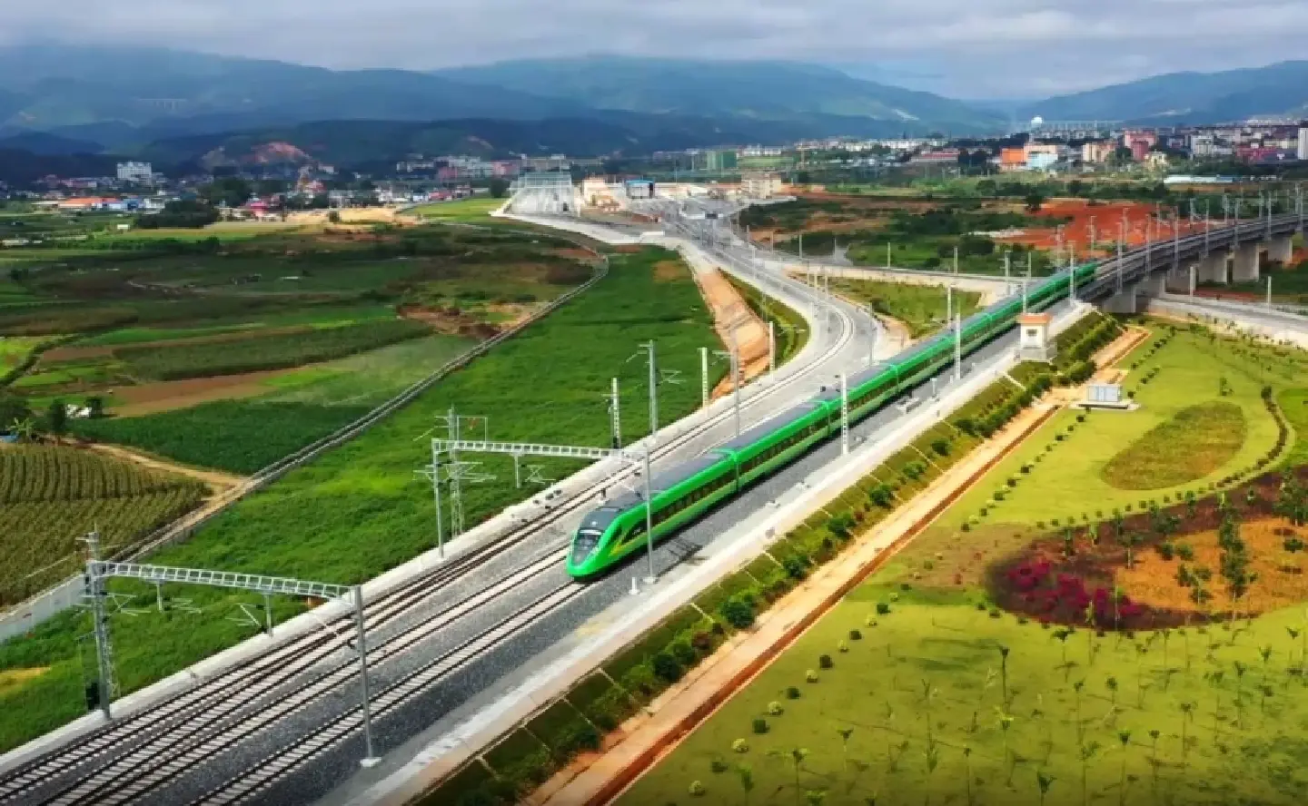 China-Laos Railway to turn Laos from landlocked country into land-linked hub China-Laos Railway to turn Laos from landlocked country into land-linked hub