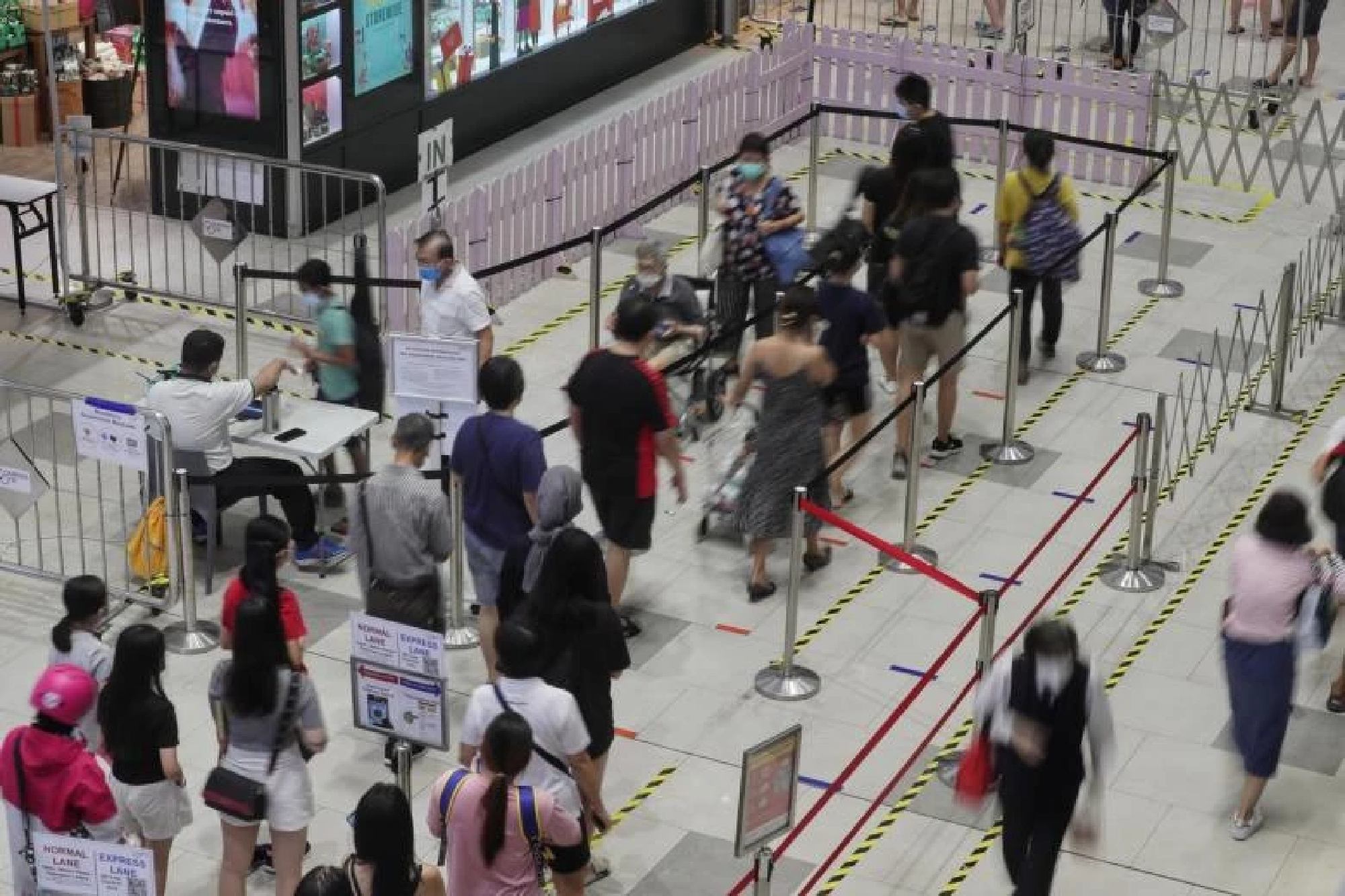 Makes sense to live with Omicron and treat it as no different from other Covid-19 variants: Experts