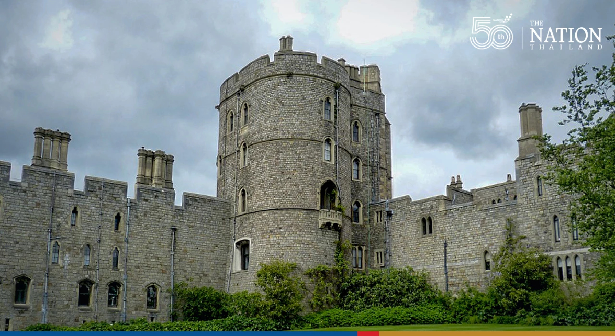 Armed intruder apprehended on Windsor Castle grounds as queen celebrates Christmas