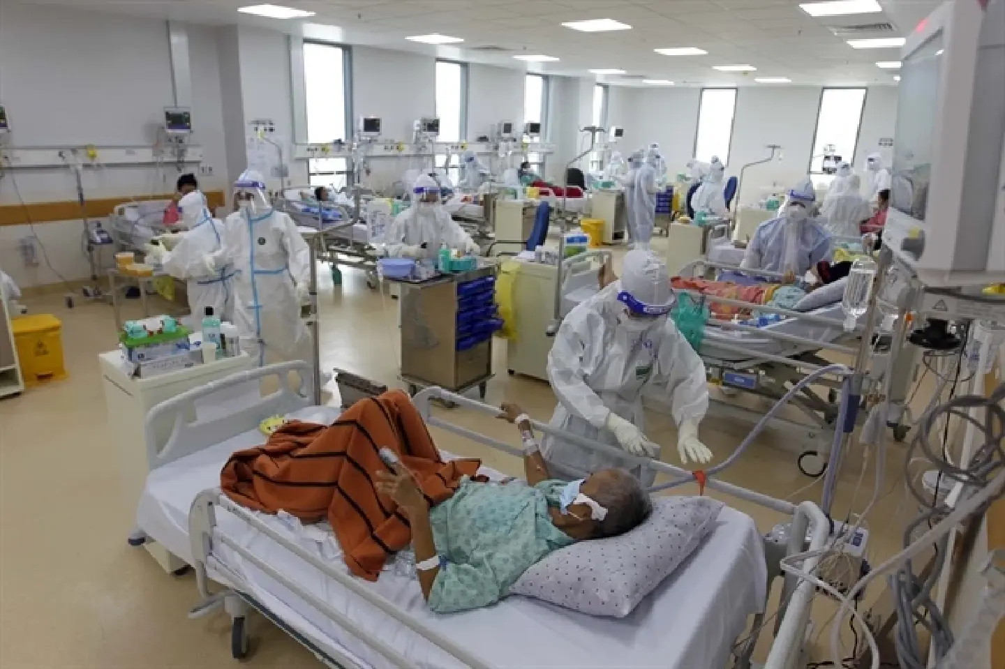 HCM City, Cà Mau ask for medical support as COVID-19 cases climb HCM City, Cà Mau ask for medical support as COVID-19 cases climb