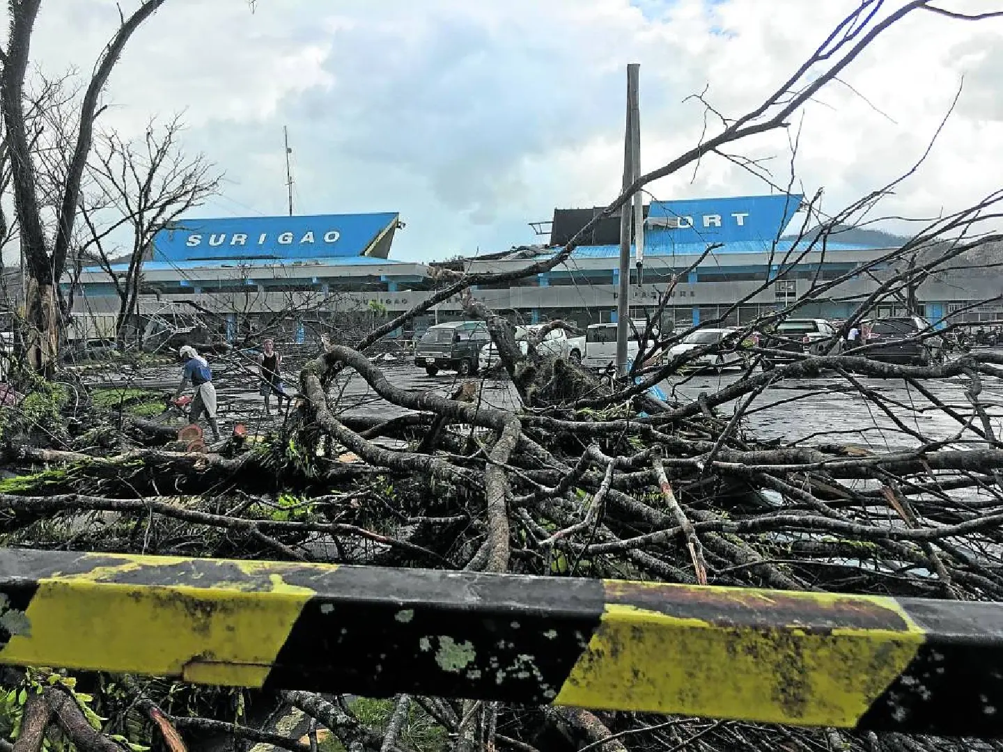 [Philippines] Victims plead for food; state of calamity pushed