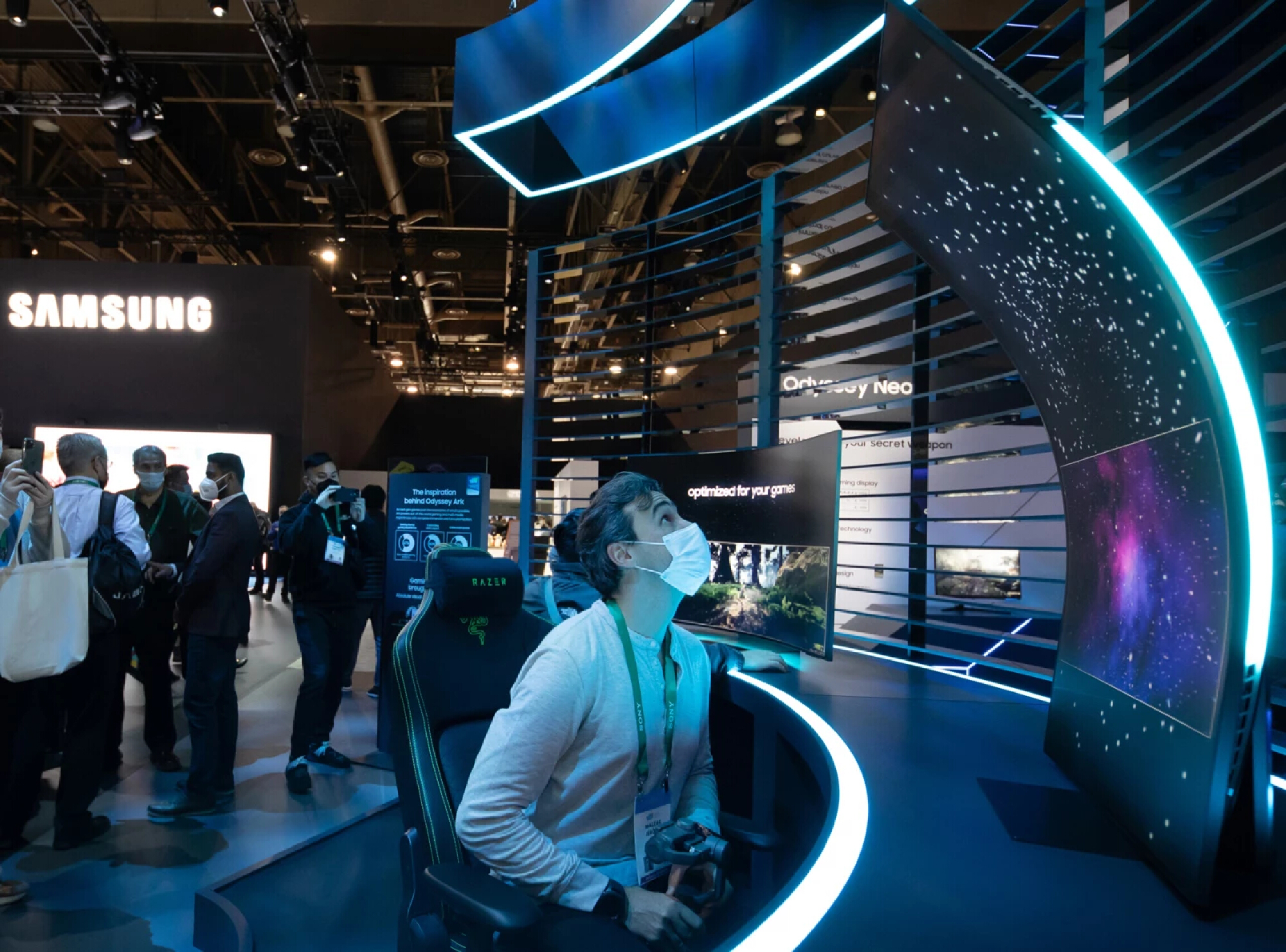 Samsung’s 2021 profit soars on chips, smartphones
