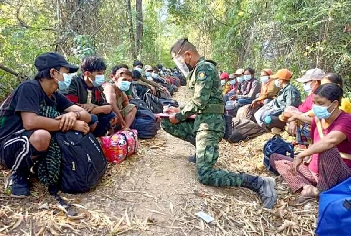 Myanmar nationals arrested almost every day for illegal entry to Thailand Myanmar nationals arrested almost every day for illegal entry to Thailand