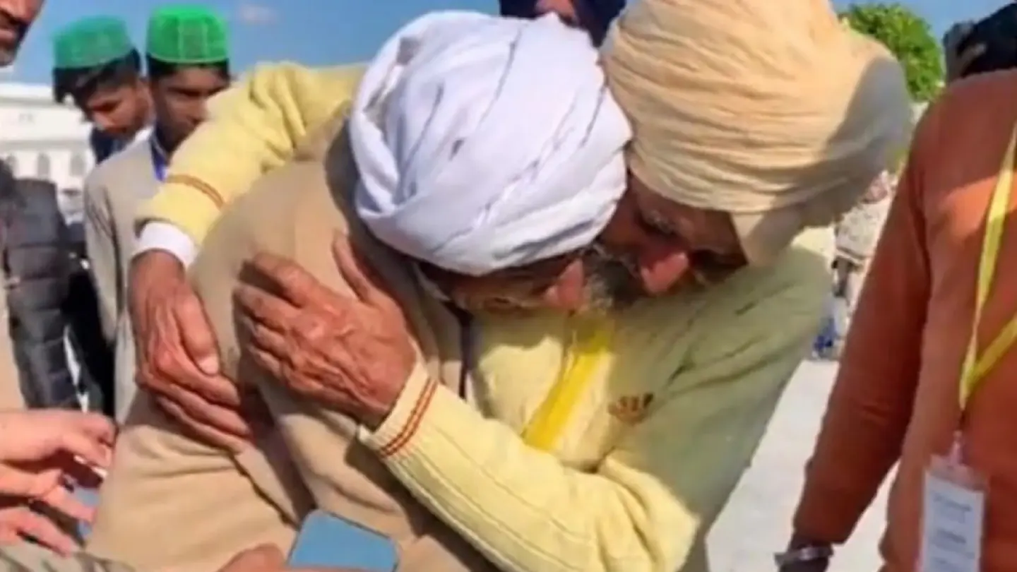 Brothers separated during Indo-Pak Partition meet after 74 years Brothers separated during Indo-Pak Partition meet after 74 years