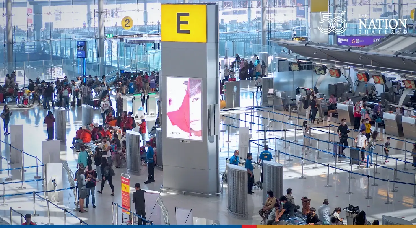 Netizens slam govt plan to charge foreign tourists THB300 landing fee
