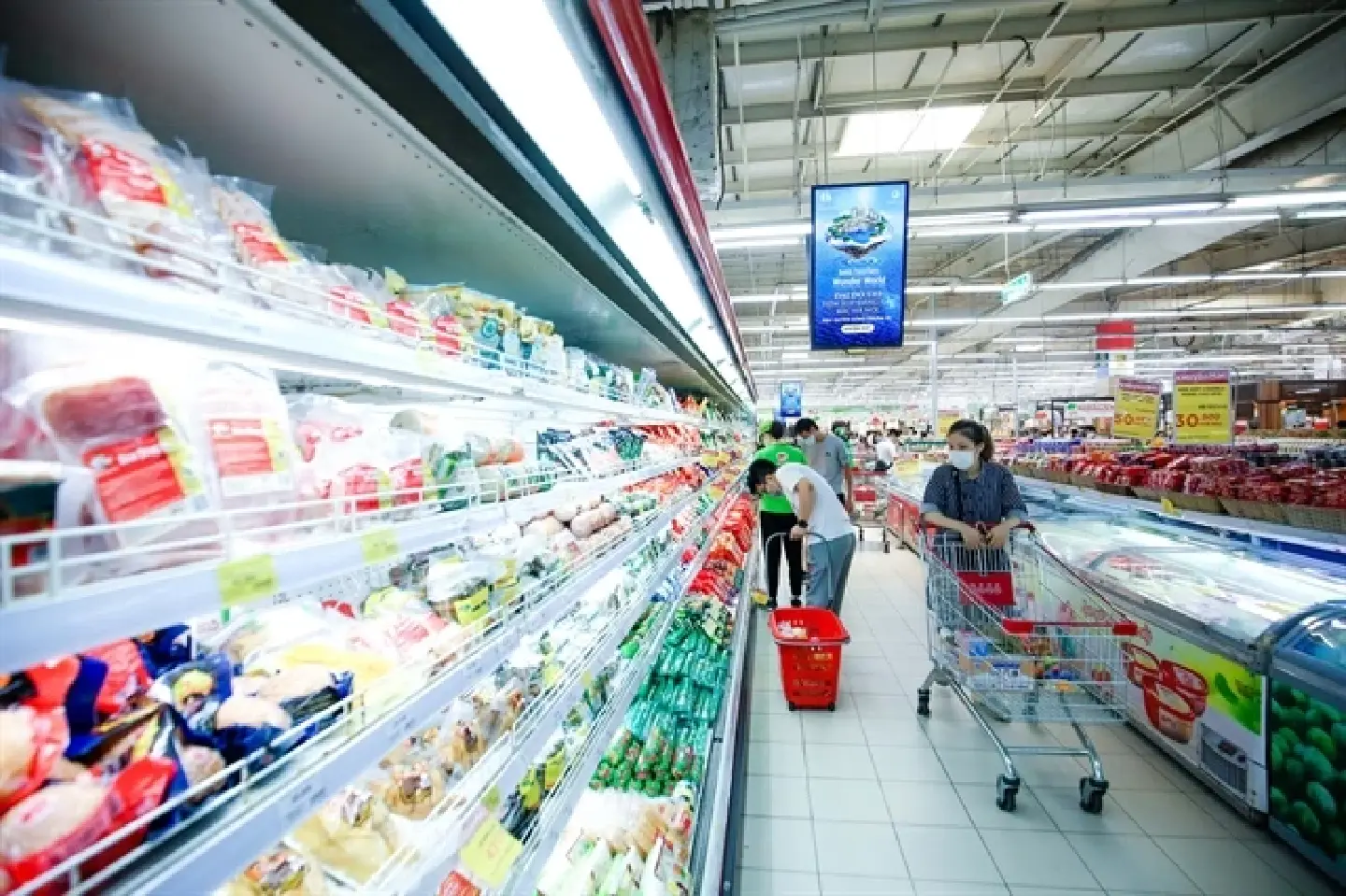 Vietnam govt to slash VAT from 10% to 8% in 2022