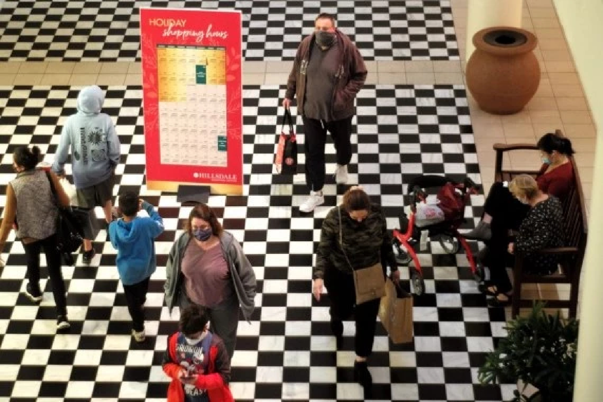 Most Americans fearful rather than hopeful about 2022: poll