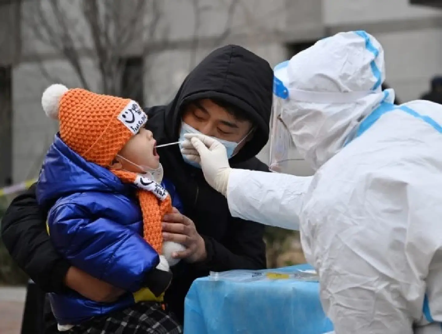 Vaccination a necessary measure to deal with Omicron: expert Vaccination a necessary measure to deal with Omicron: expert