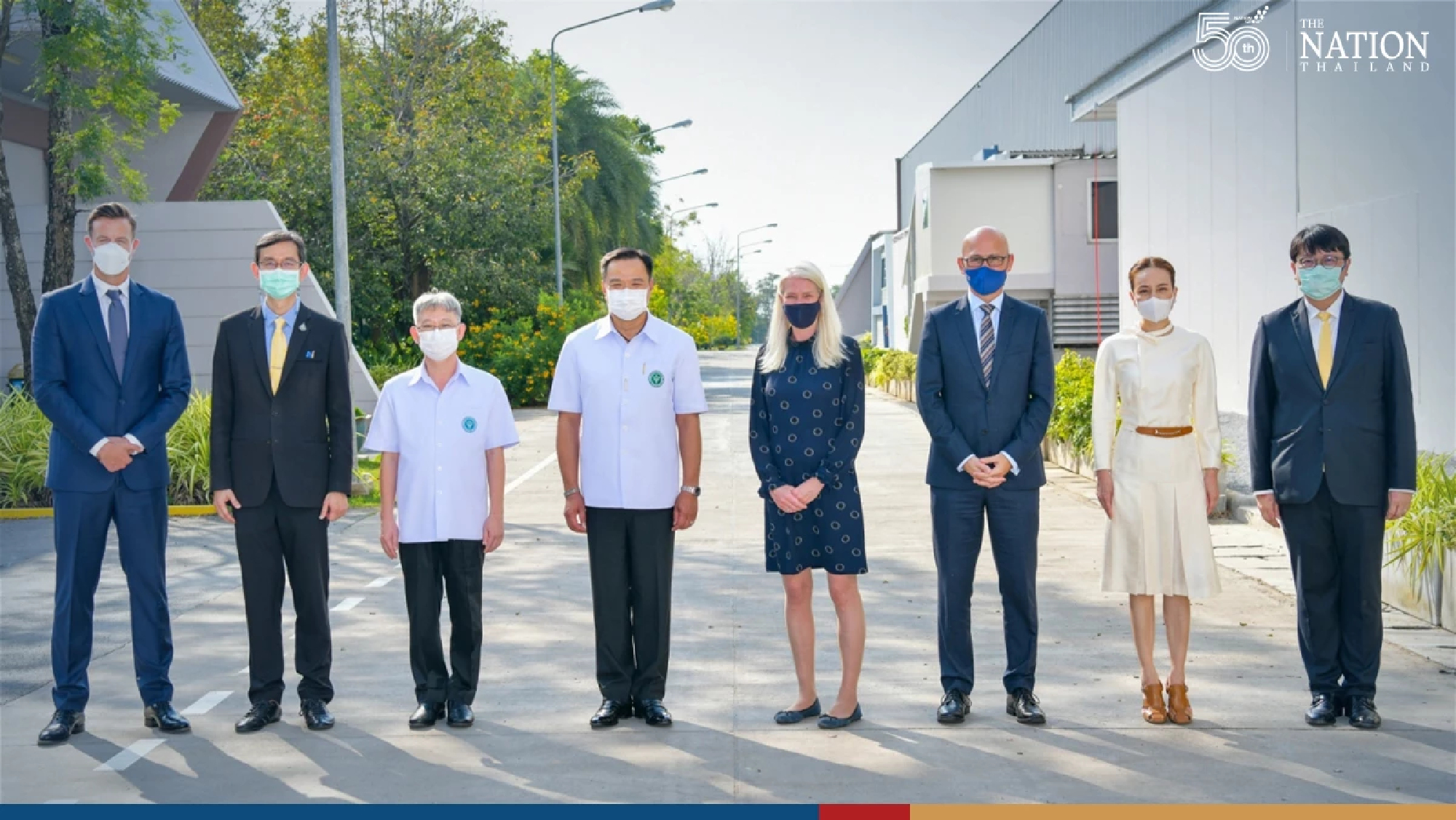 UK minister checks out production of AstraZeneca vaccines in Bangkok