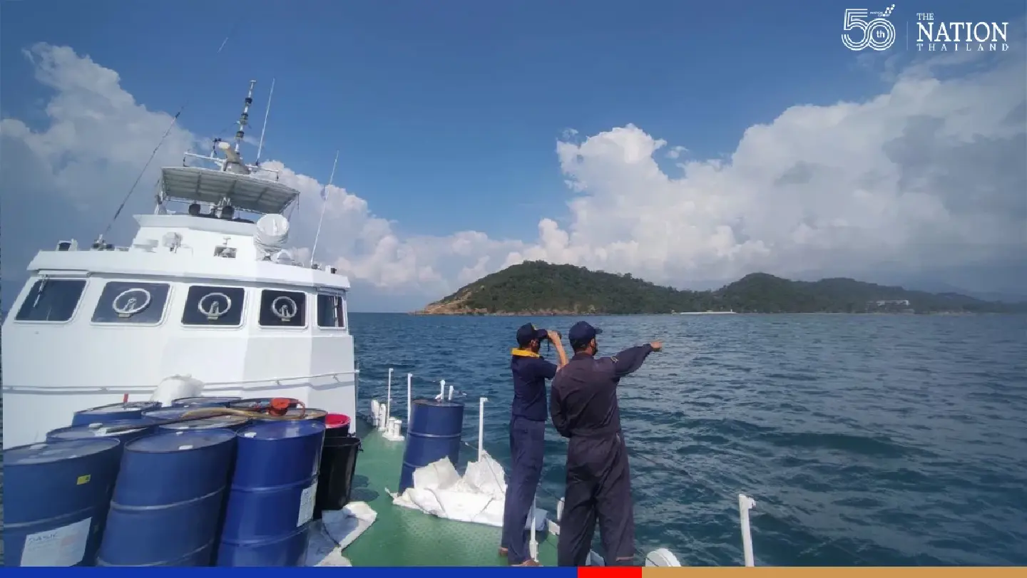 All hands on deck as Marine Dept works to clear oil slick off Rayong coast
