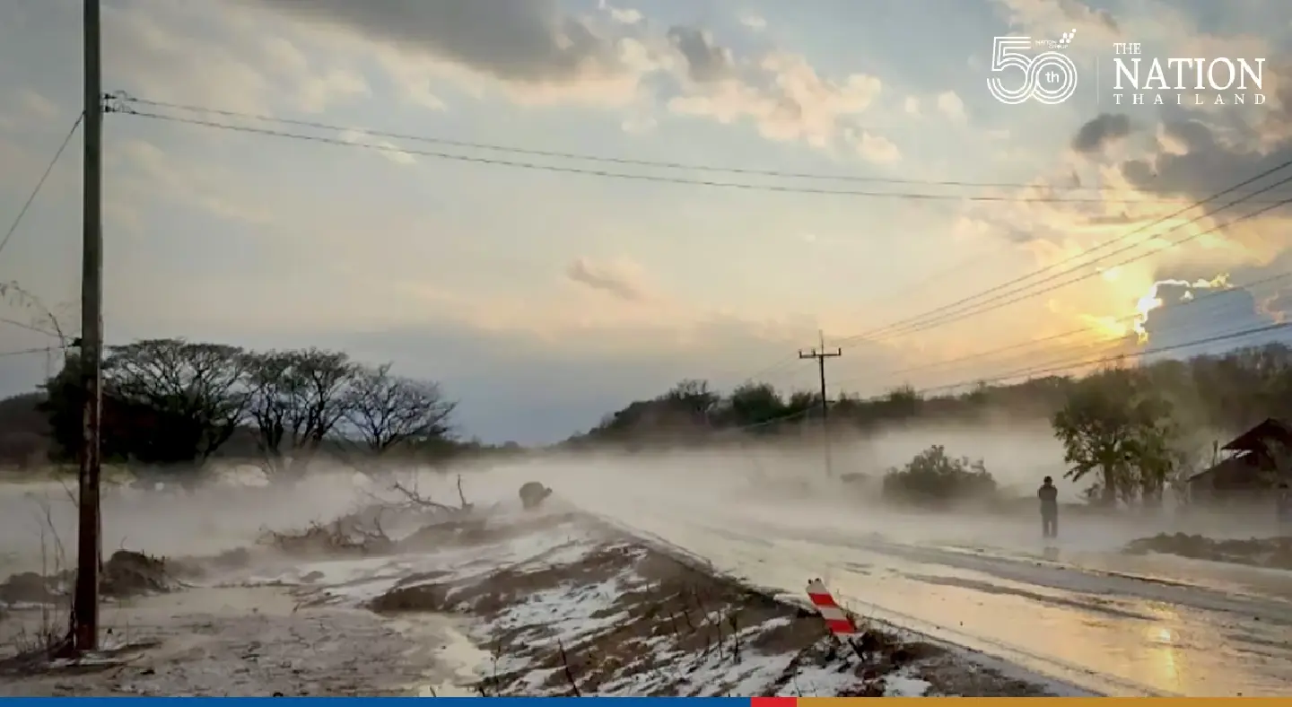 Hailstorm brings misty, wintery scenes to northern Phayao province