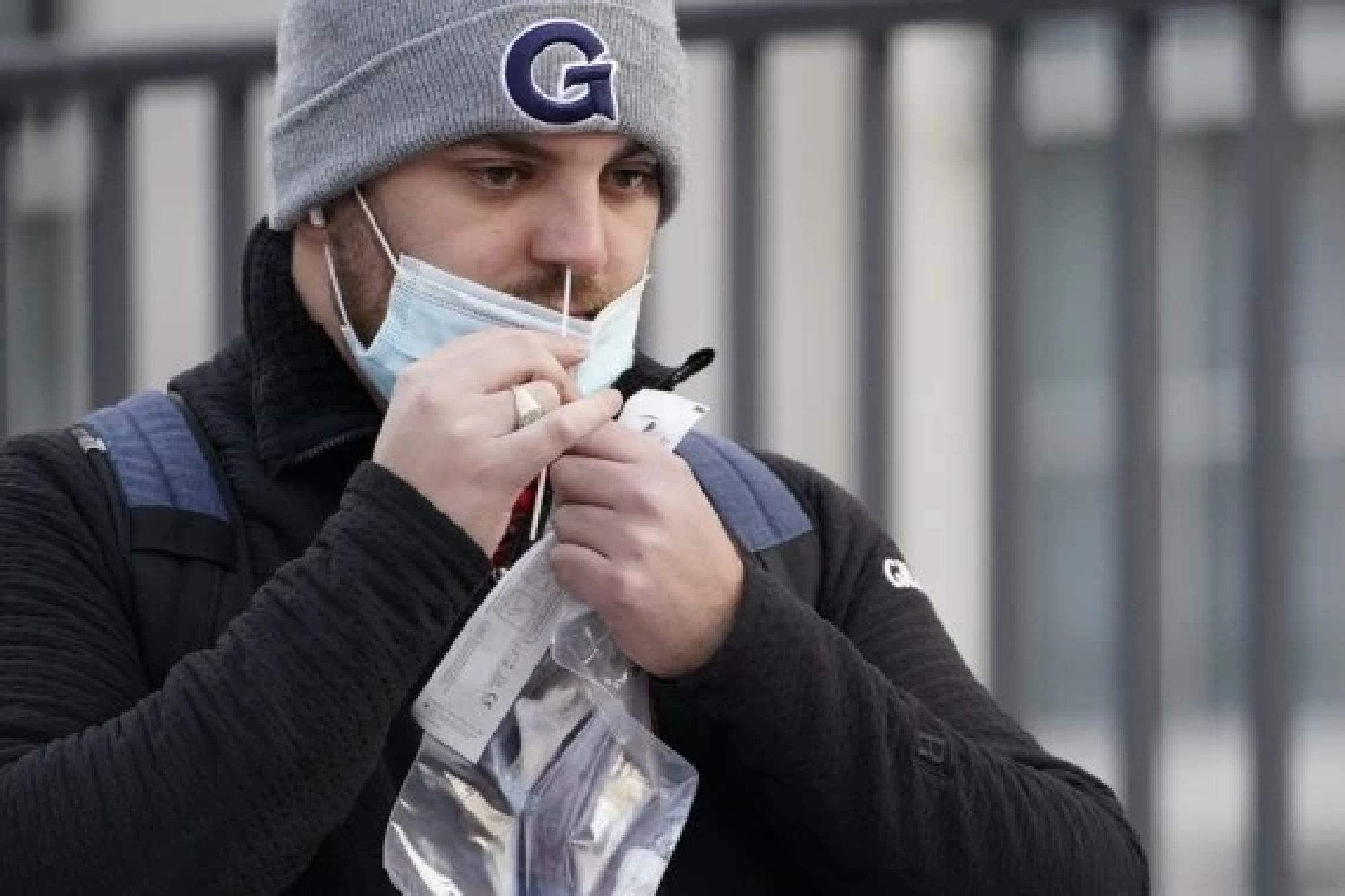 U.S. CDCs isolation guidance confusing, counterproductive: doctors group