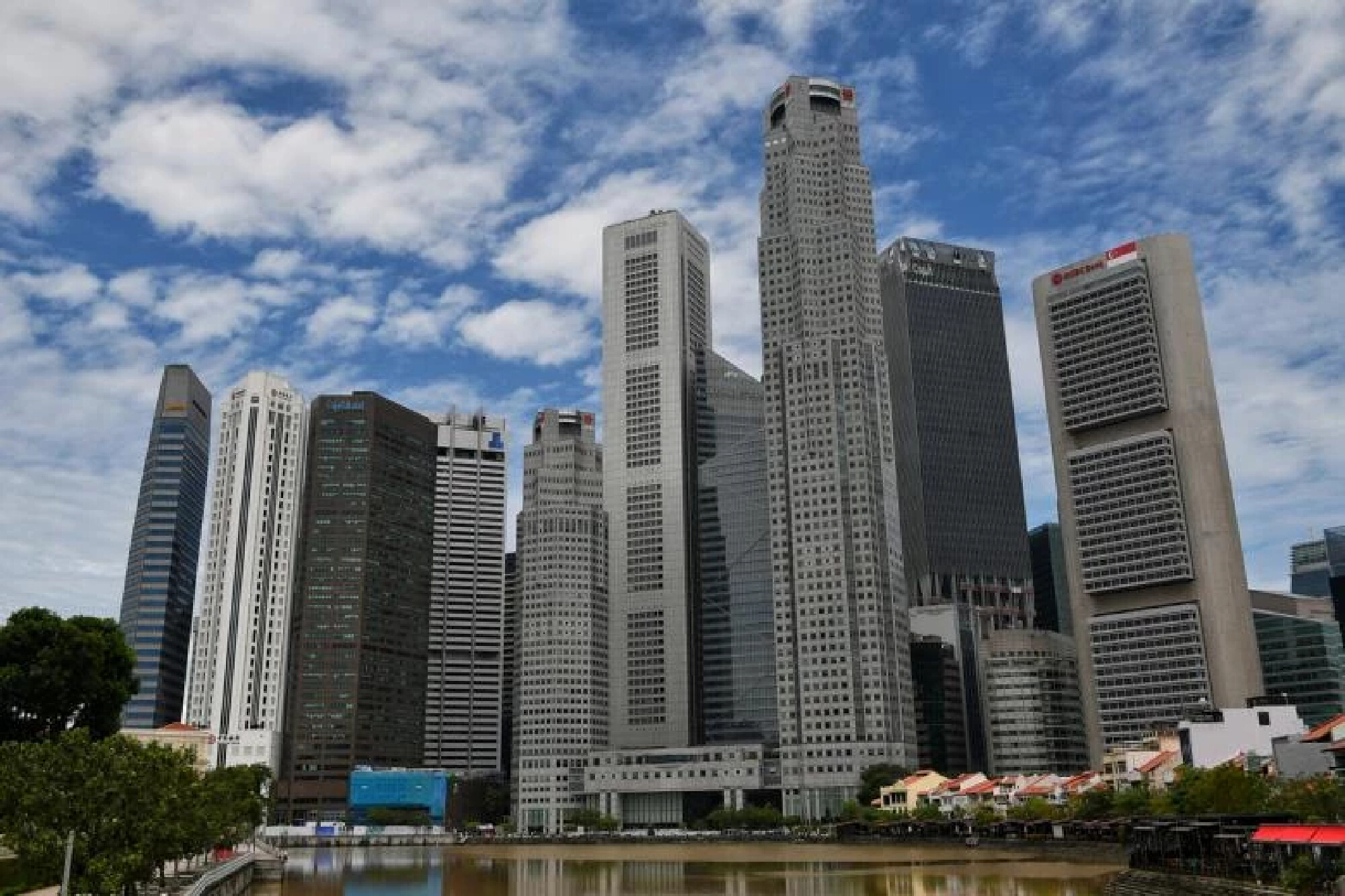 Private-sector economists raise Singapore 2022 growth forecast to 4%: MAS survey