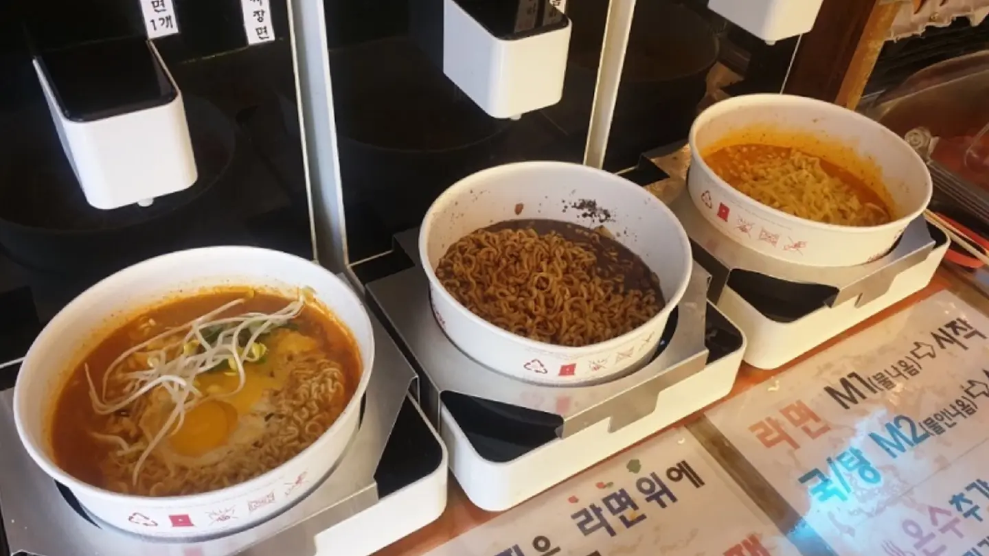Korean self-service ramen craze continues Korean self-service ramen craze continues
