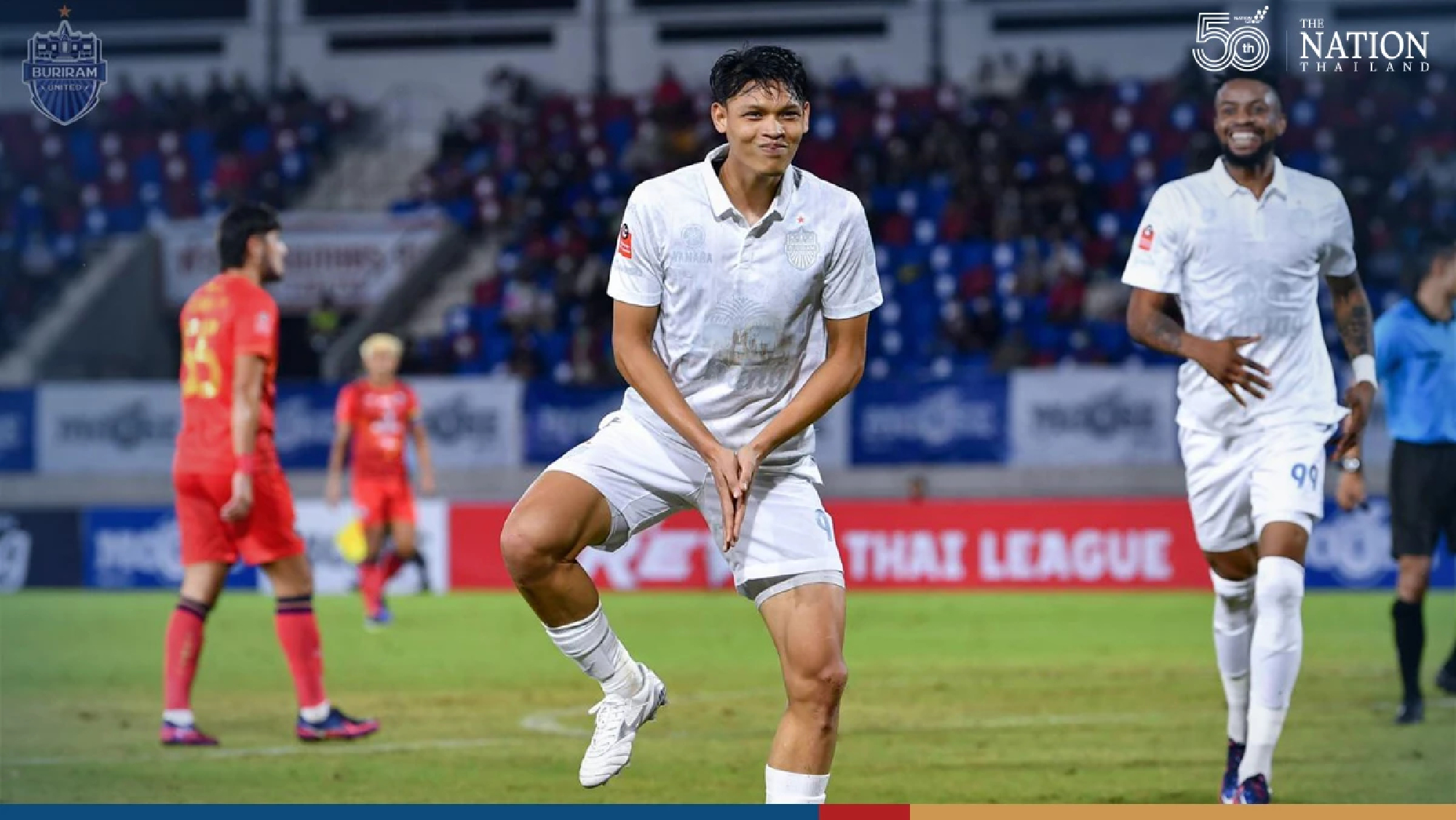 Buriram top Thai league after crushing Chiang Mai