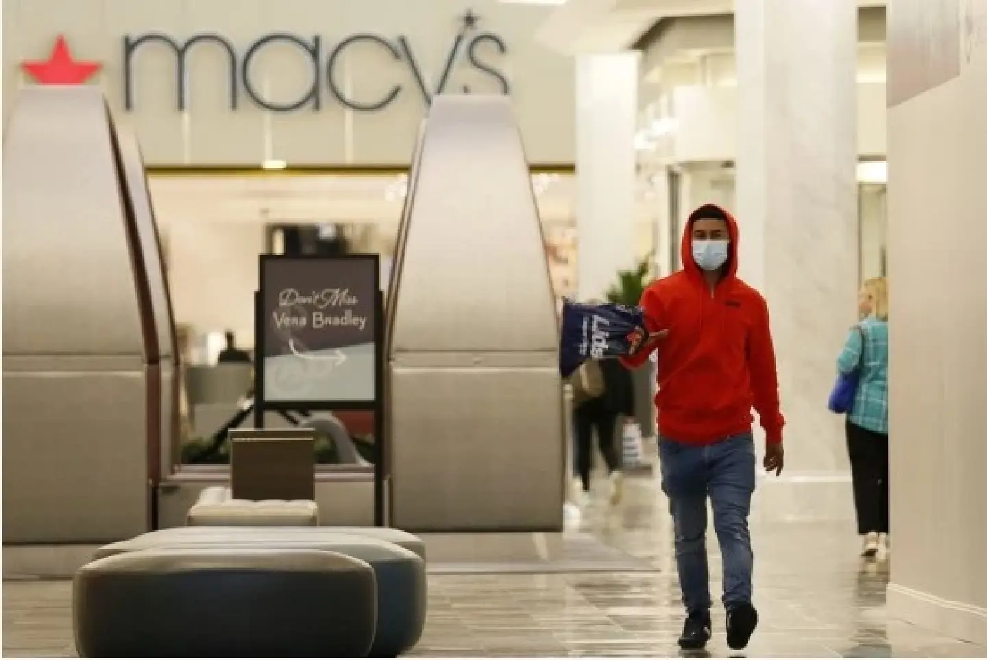 World Insights: Americans split over mask mandate as COVID-19 cases continue to fall World Insights: Americans split over mask mandate as COVID-19 cases continue to fall