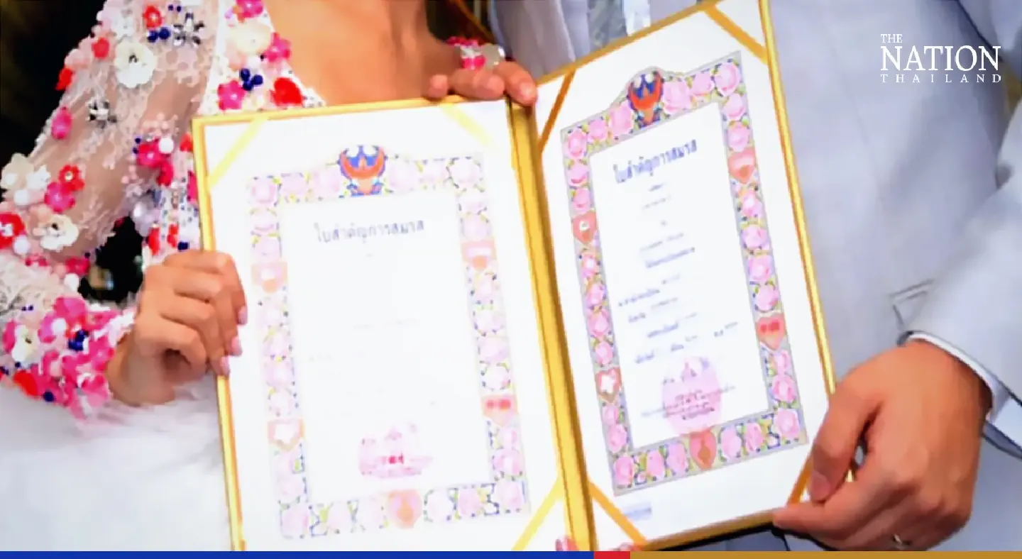 Over 2,200 couples register Valentine’s marriages in Bangkok Over 2,200 couples register Valentine’s marriages in Bangkok