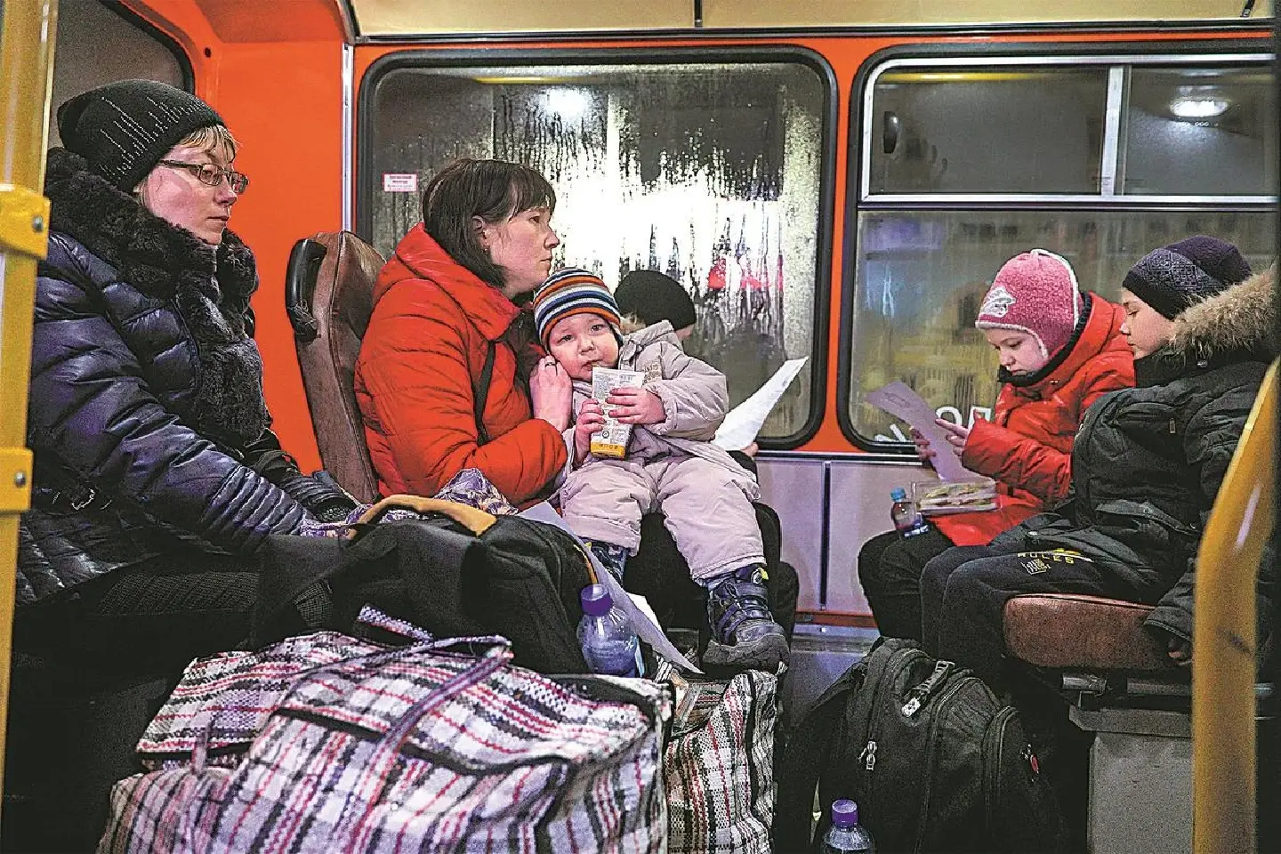 Restraint urged on Ukraine issue Restraint urged on Ukraine issue