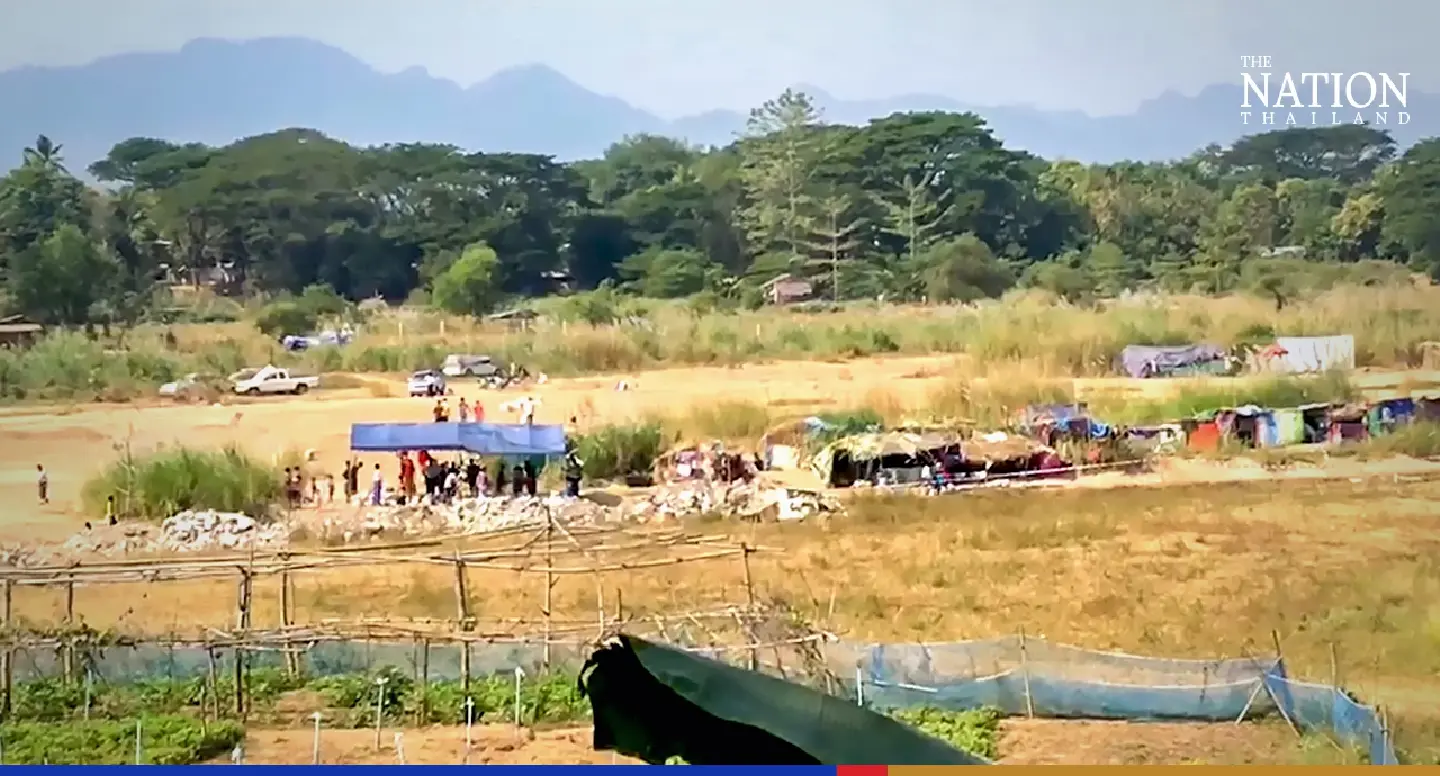 Thai soldiers, Border Patrol Police on alert as fighting erupts between Karen, Myanmar army