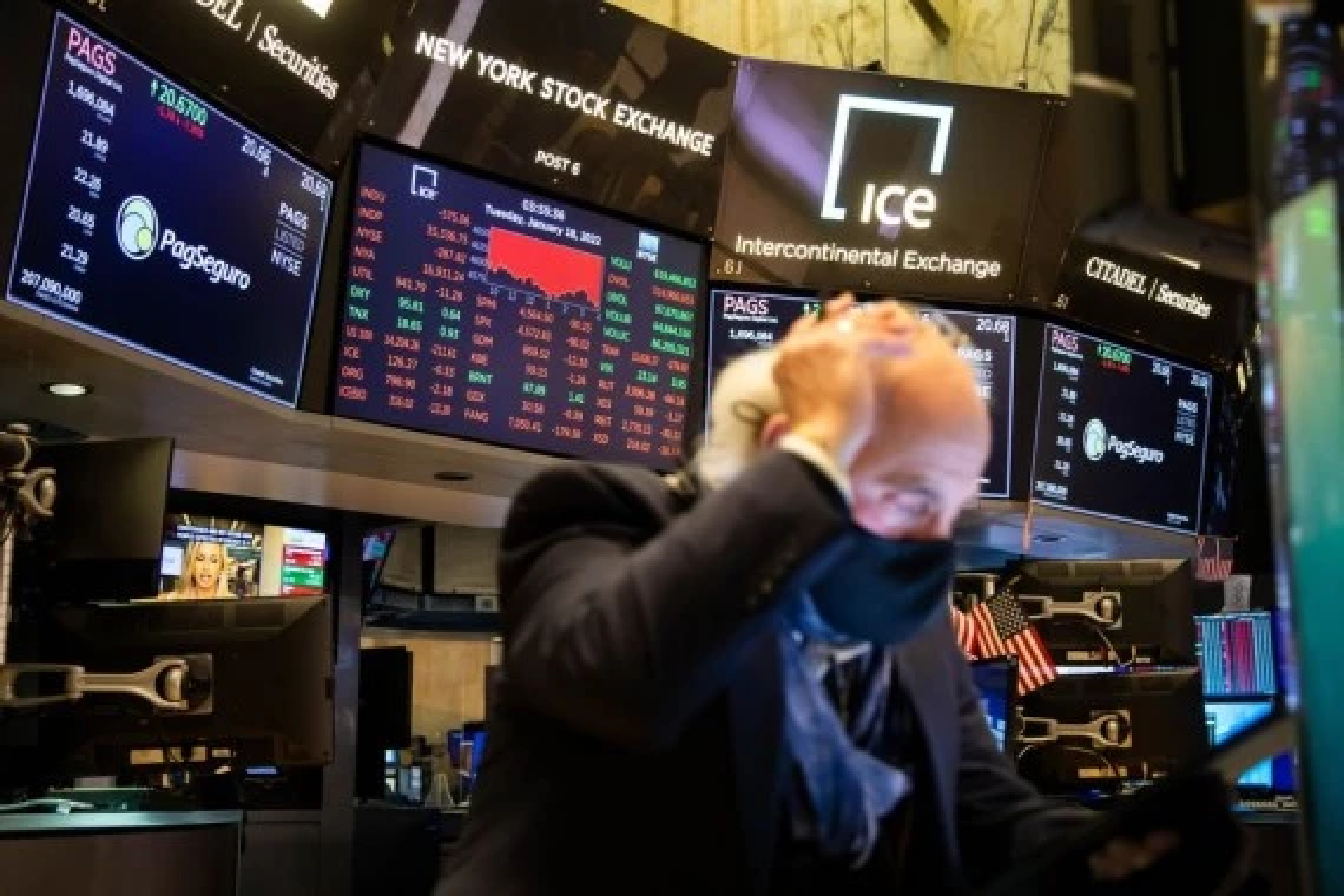 Dow plunges over 600 points amid concerns over Ukraine crisis