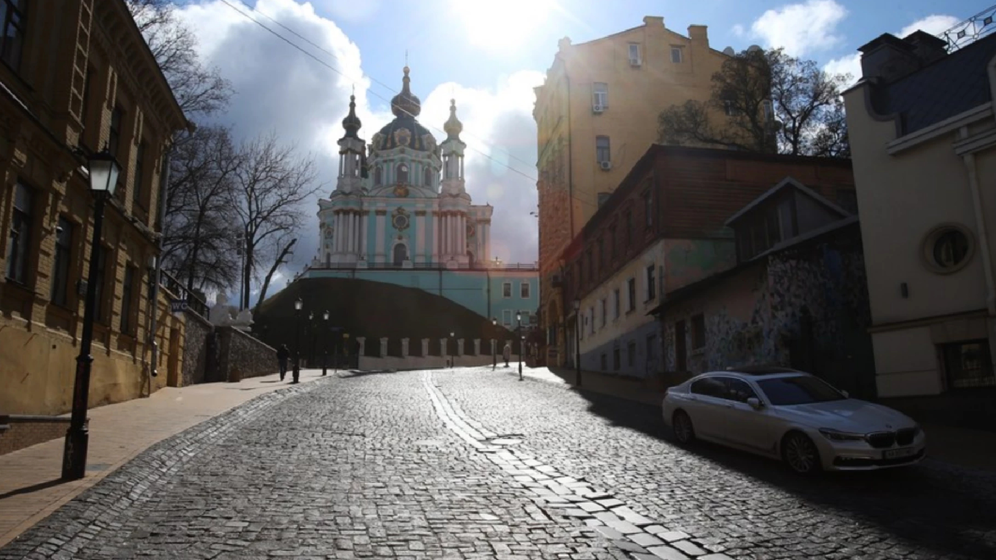 Biden, Putin discuss Ukraine crisis over phone