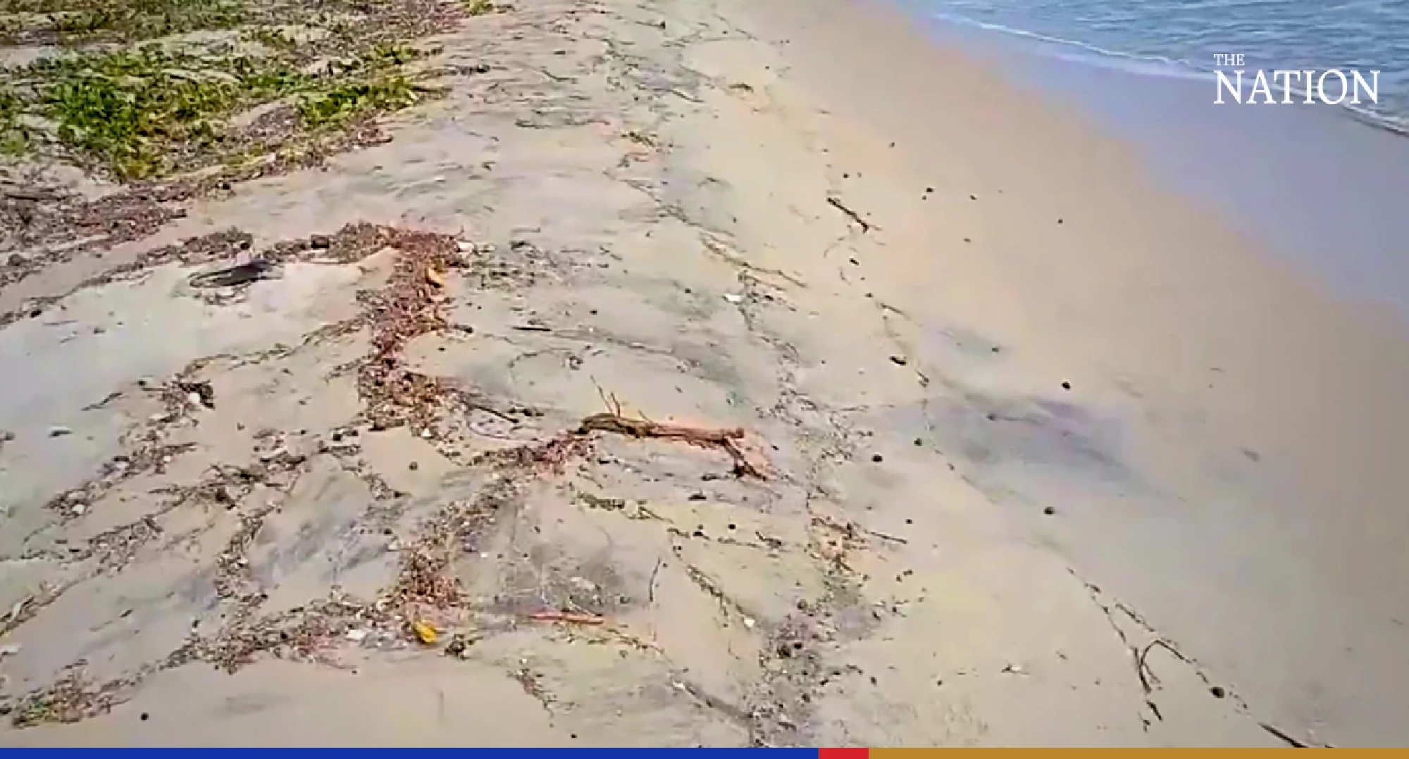 More oil slicks found on popular Rayong beach