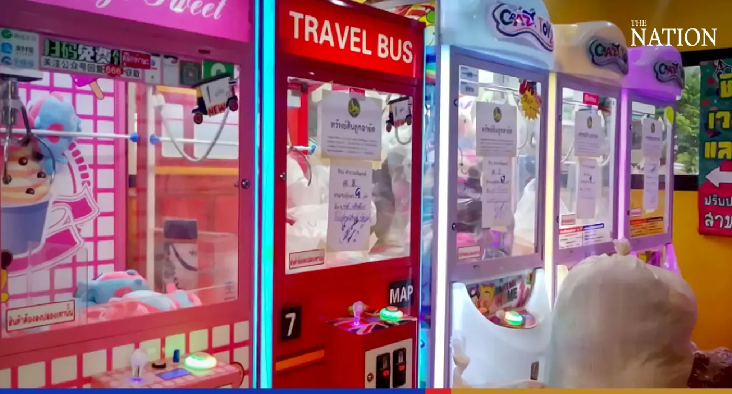 Chiang Mai rules ‘crane-claw’ machines are legal, 2 years after govt ban